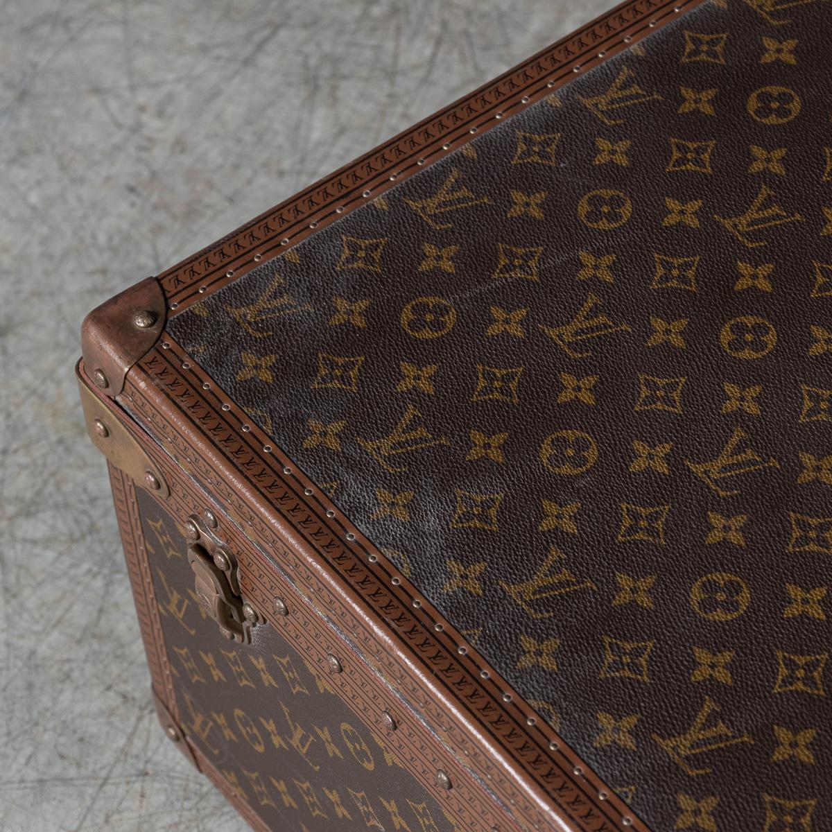 Valise Louis Vuitton du 20ème siècle en toile à monogrammes, France en vente 11