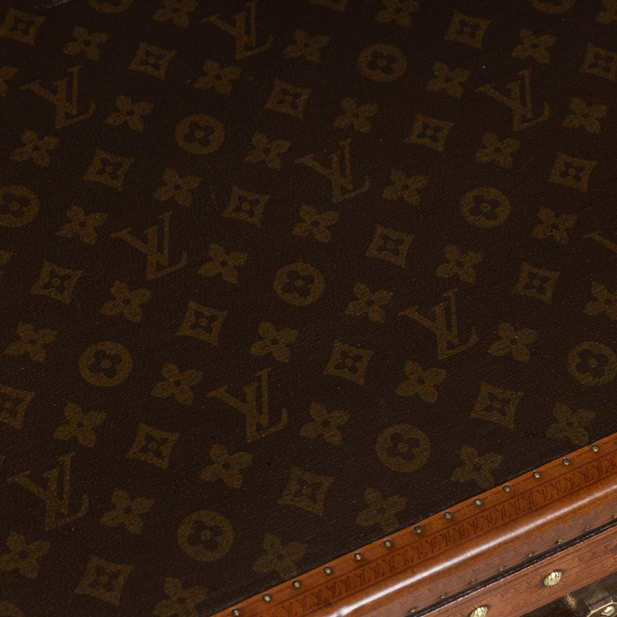 20th Century Louis Vuitton Suitcase In Monogram Canvas, France 14