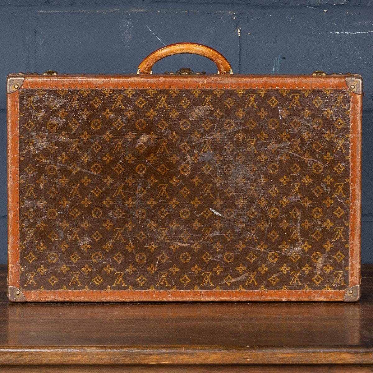 20th Century Louis Vuitton Suitcase in Monogram Canvas, Paris 3