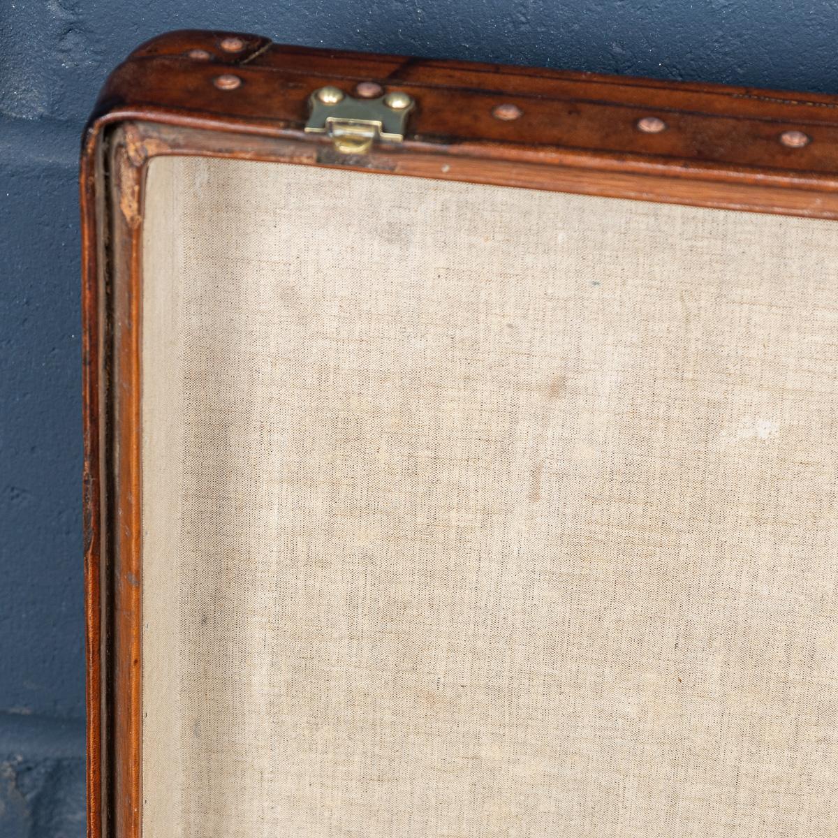20th Century Louis Vuitton Suitcase In Natural Cow Hide, France c.1910 For Sale 6