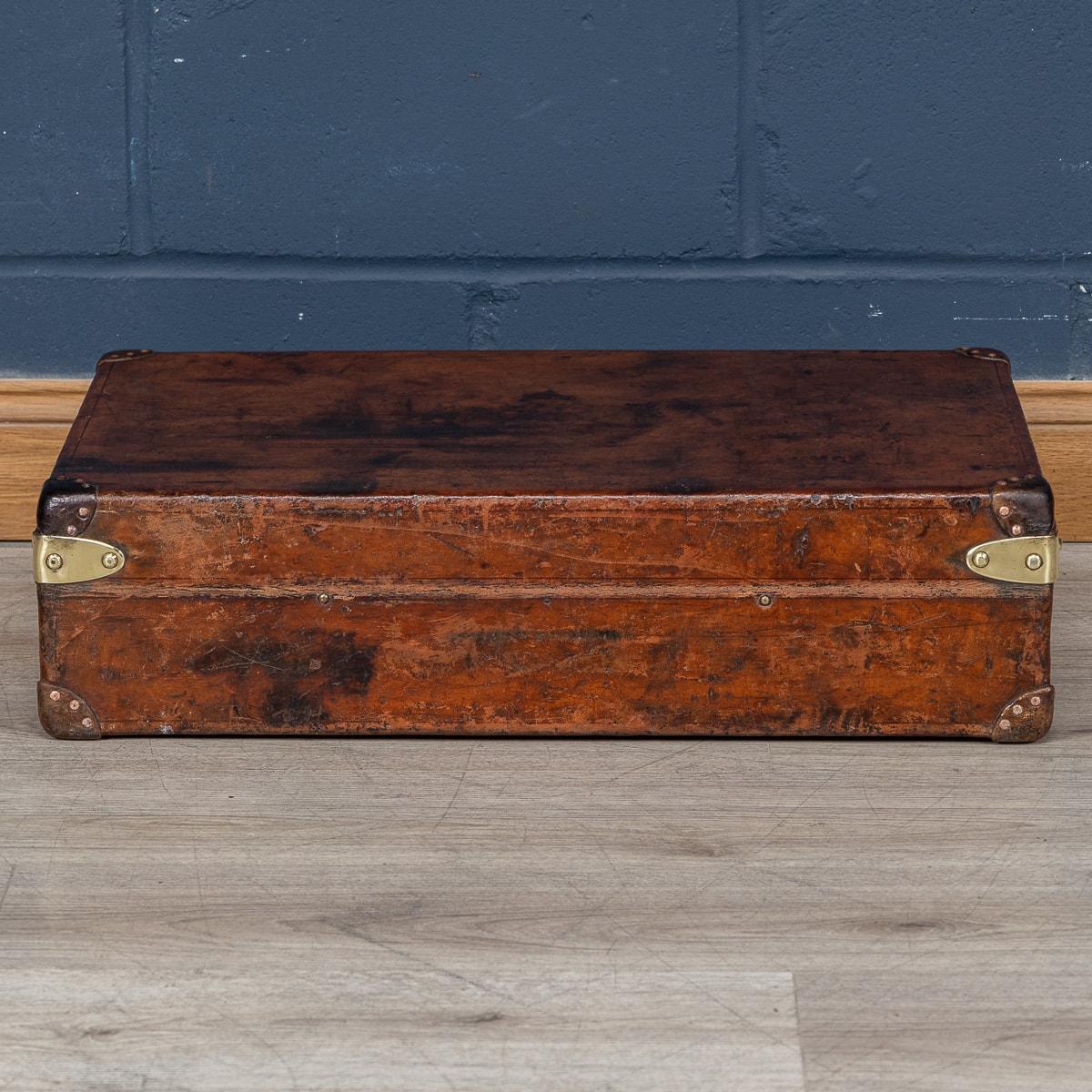 Louis Vuitton-Koffer des 20. Jahrhunderts aus natürlichem Rindsleder, Frankreich um 1910 im Zustand „Gut“ im Angebot in Royal Tunbridge Wells, Kent