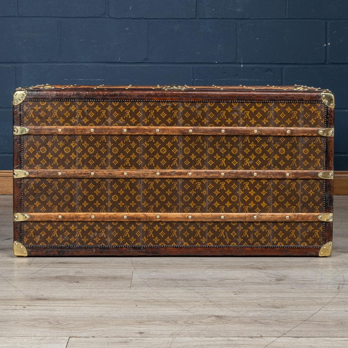 Louis Vuitton-Koffer aus Monogramm-Leinwand des 20. Jahrhunderts, Frankreich um 1910 im Angebot 2