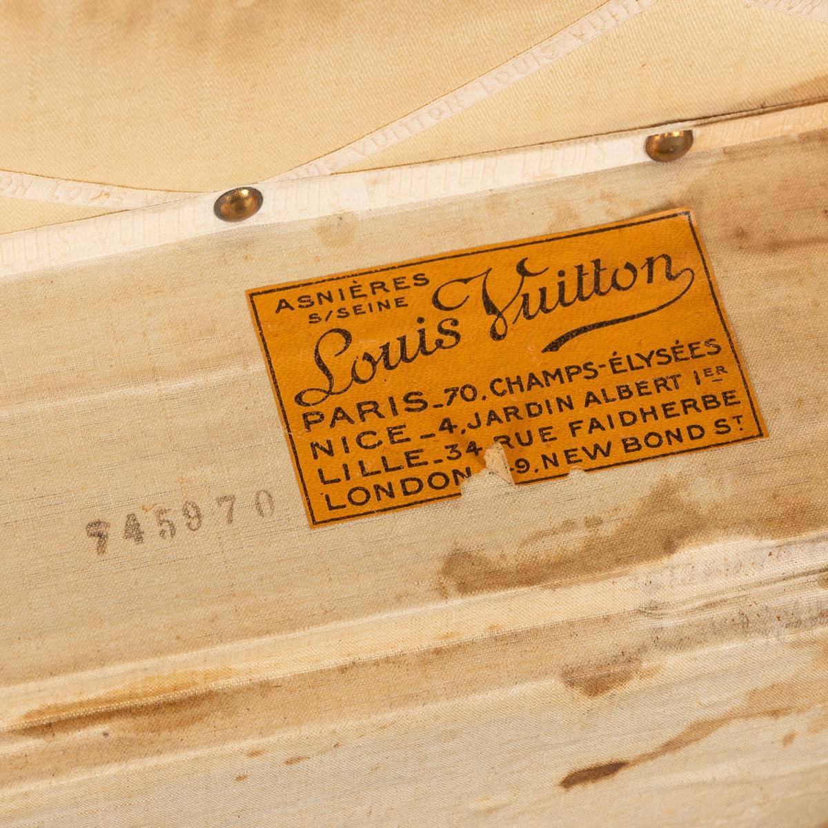 Louis Vuitton-Koffer aus Monogramm-Leinwand des 20. Jahrhunderts, hergestellt in Frankreich um 1930 im Angebot 4