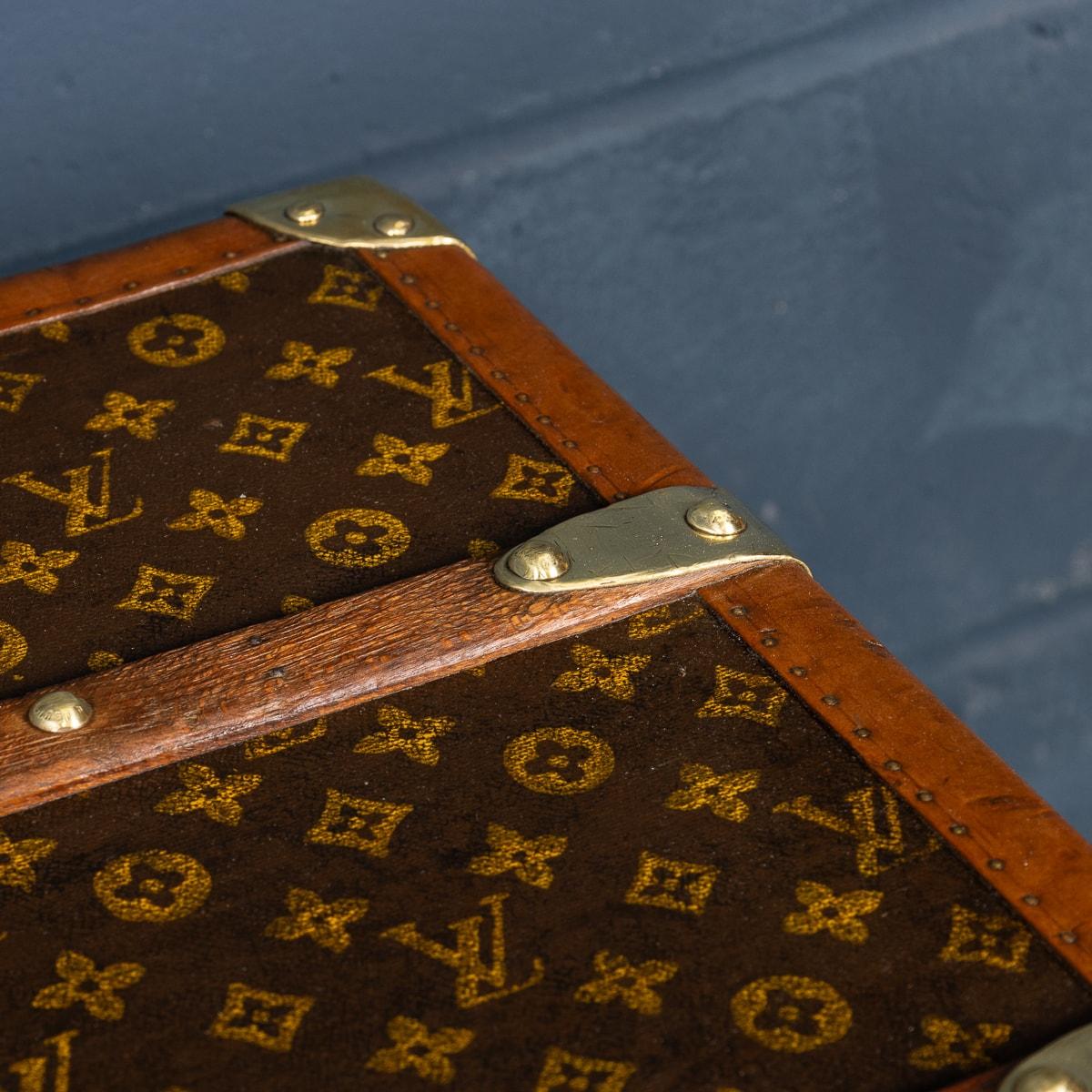 Louis Vuitton-Koffer aus Monogramm-Leinwand des 20. Jahrhunderts, hergestellt in Frankreich um 1930 im Angebot 7
