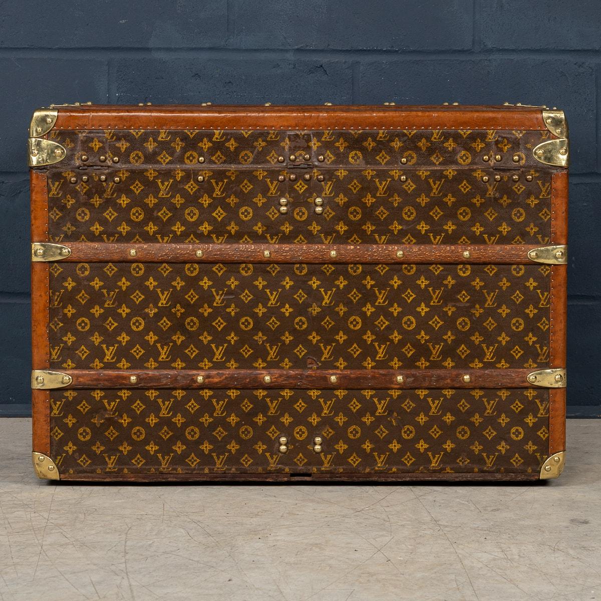 Louis Vuitton-Koffer aus Monogramm-Leinwand des 20. Jahrhunderts, hergestellt in Frankreich um 1930 (Französisch) im Angebot