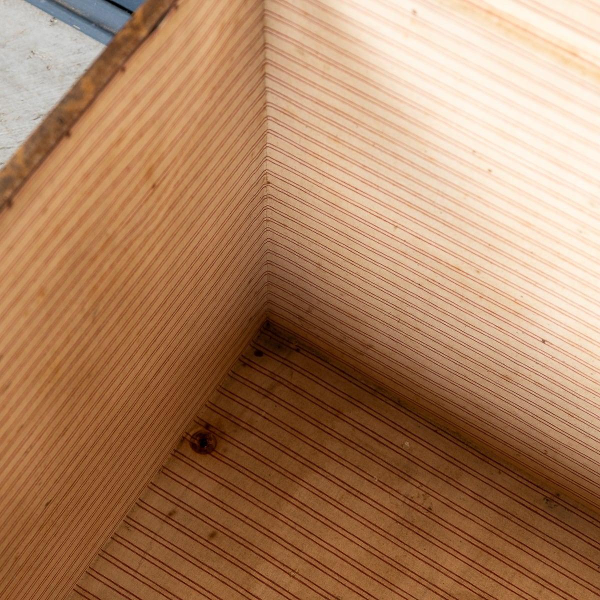 Baule Louis Vuitton del XX secolo in tela intrecciata, Francia, c.C. in vendita 8