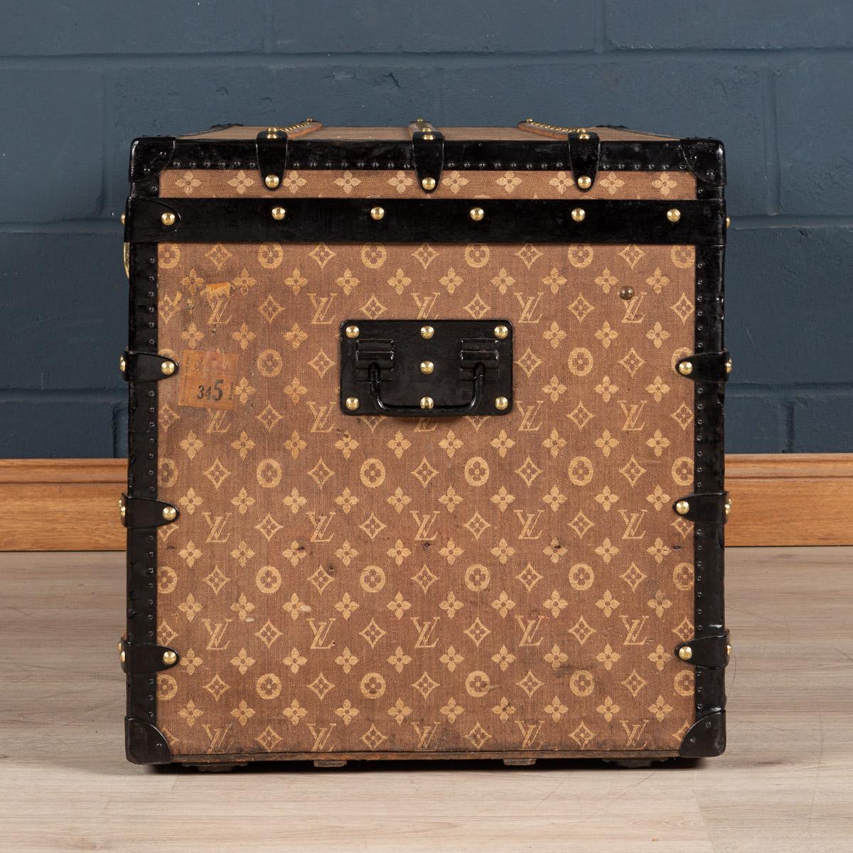 Brass 20th Century Louis Vuitton Trunk in Woven Canvas, Paris, с.1900