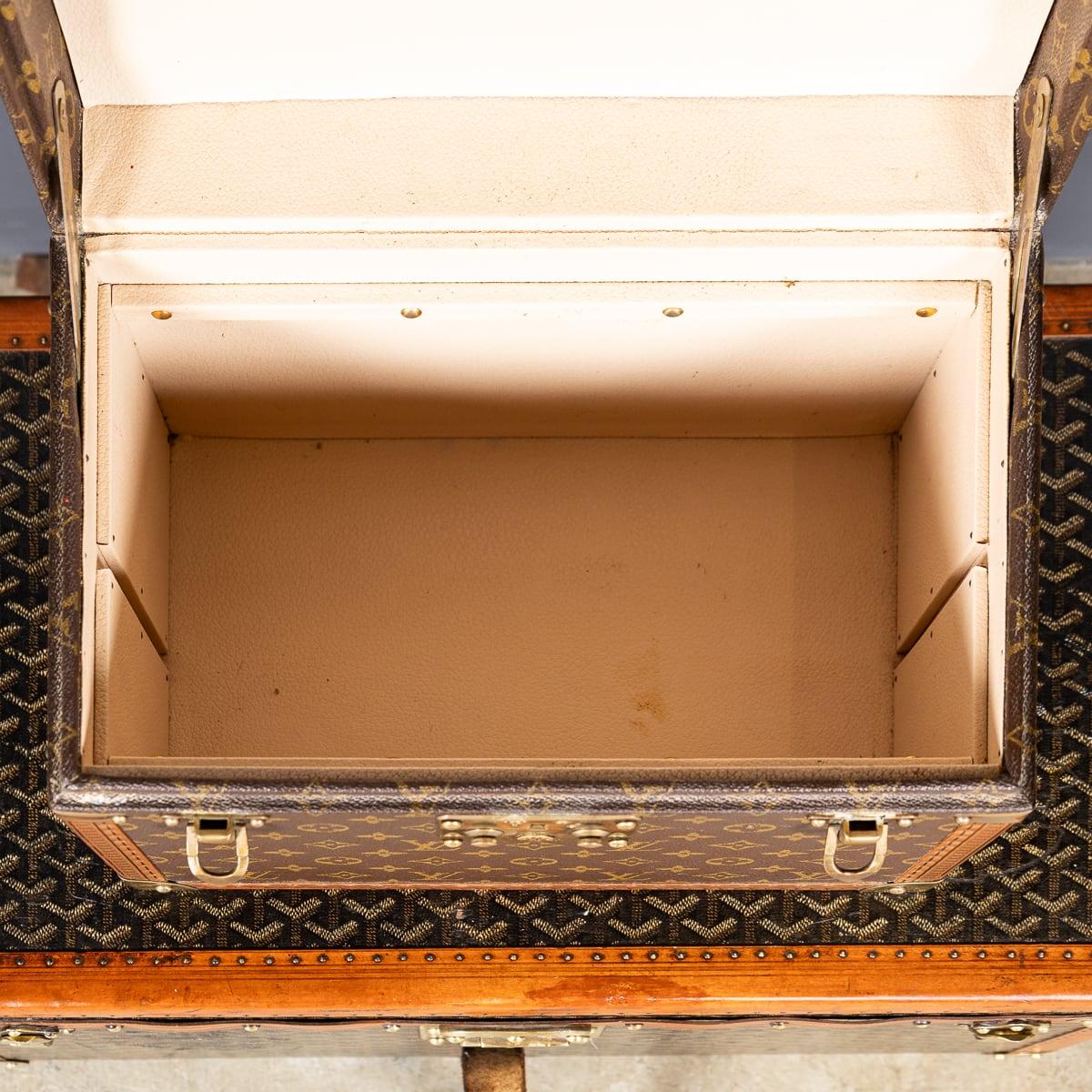 Coffret de toilette Louis Vuitton du 20ème siècle en toile monogrammée, fabriqué en France vers 1960 3