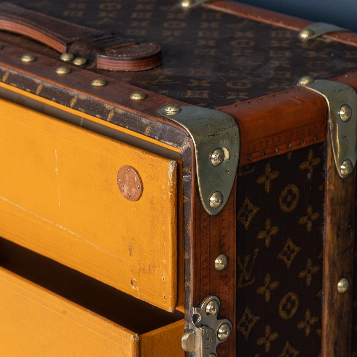 20th Century Louis Vuitton Wardrobe Trunk In Monogram Canvas, France c.1930 For Sale 8