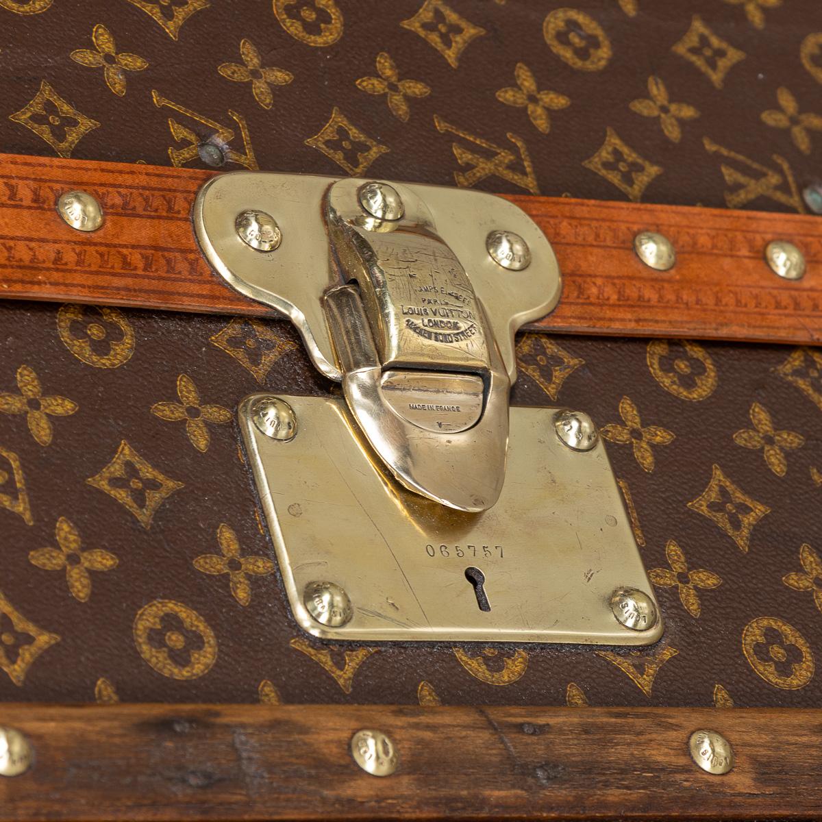 20th Century Louis Vuitton Wardrobe Trunk In Monogram Canvas, France c.1930 For Sale 12