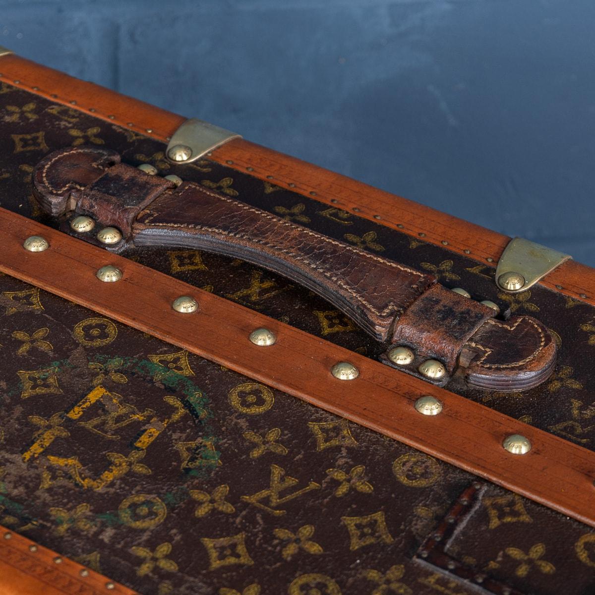 20th Century Louis Vuitton Wardrobe Trunk In Monogram Canvas, France c.1930 13