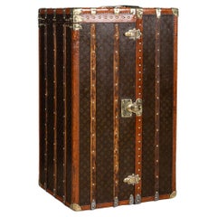 Baule guardaroba Louis Vuitton del XX secolo in tela Monogram, Francia