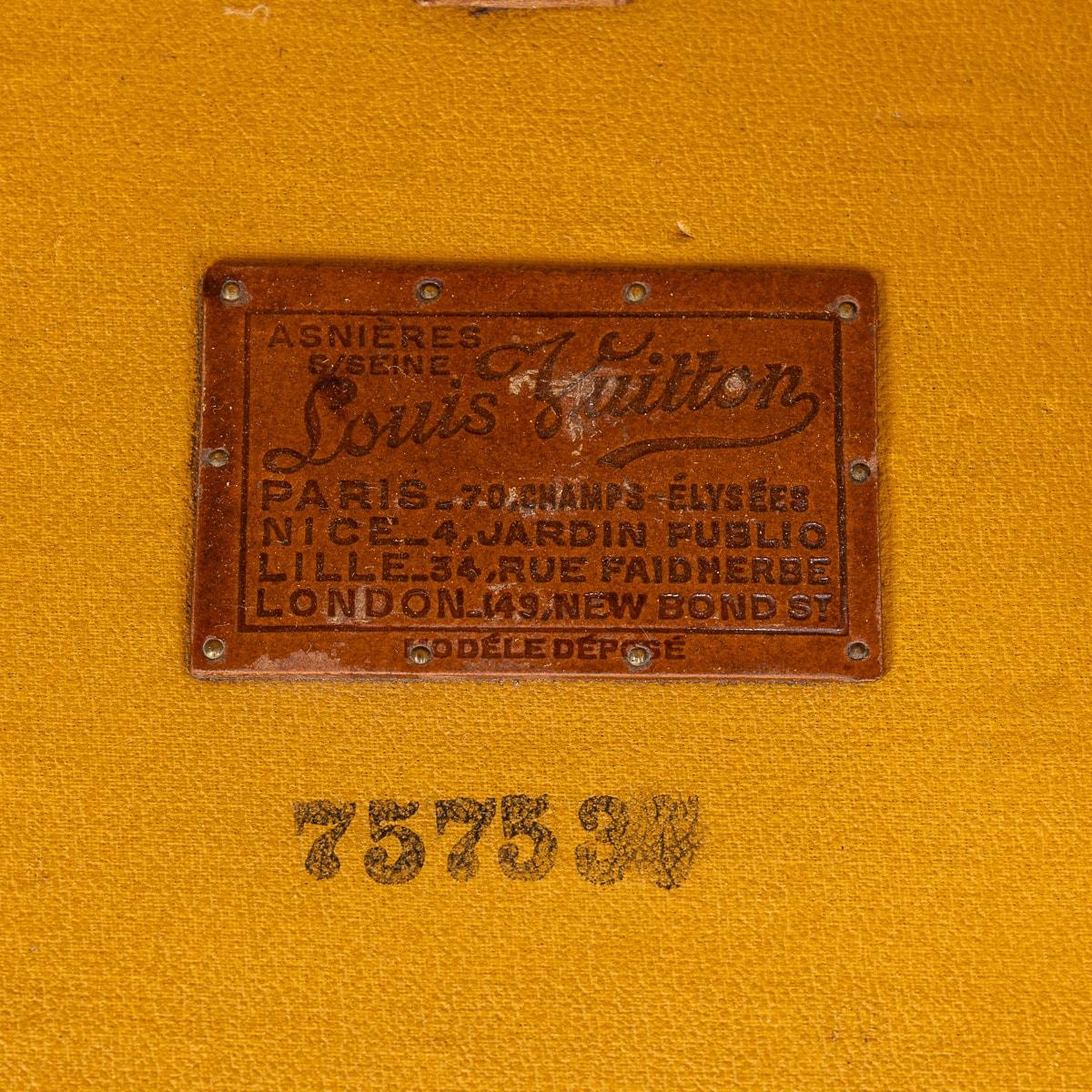 Louis Vuitton-Kleiderschrank aus orangefarbenem „Vuittonite“ Segeltuch des 20. Jahrhunderts, ca. 1920 im Angebot 6