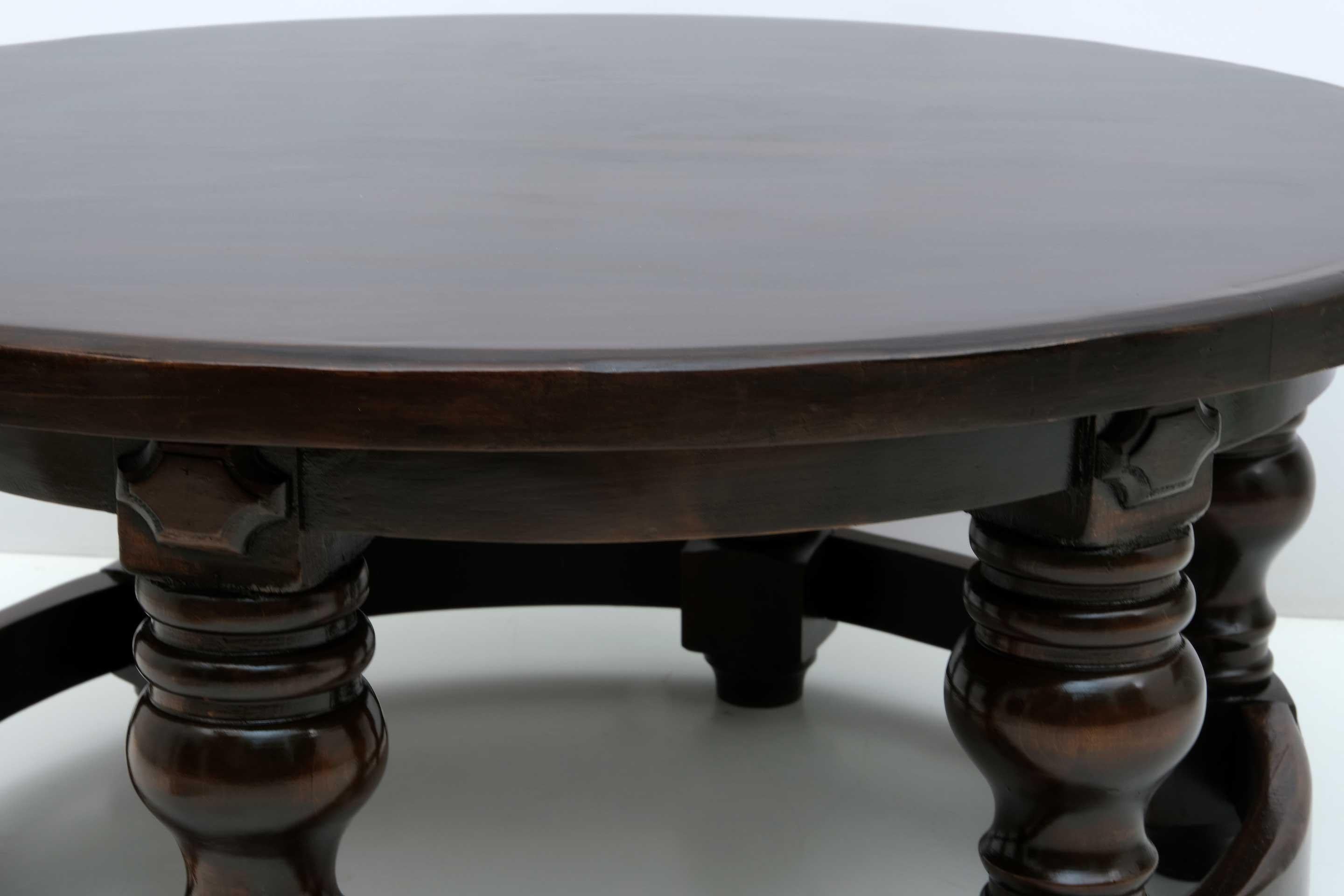 Noyer Table basse en noyer de style Louis XIII du 20ème siècle en vente