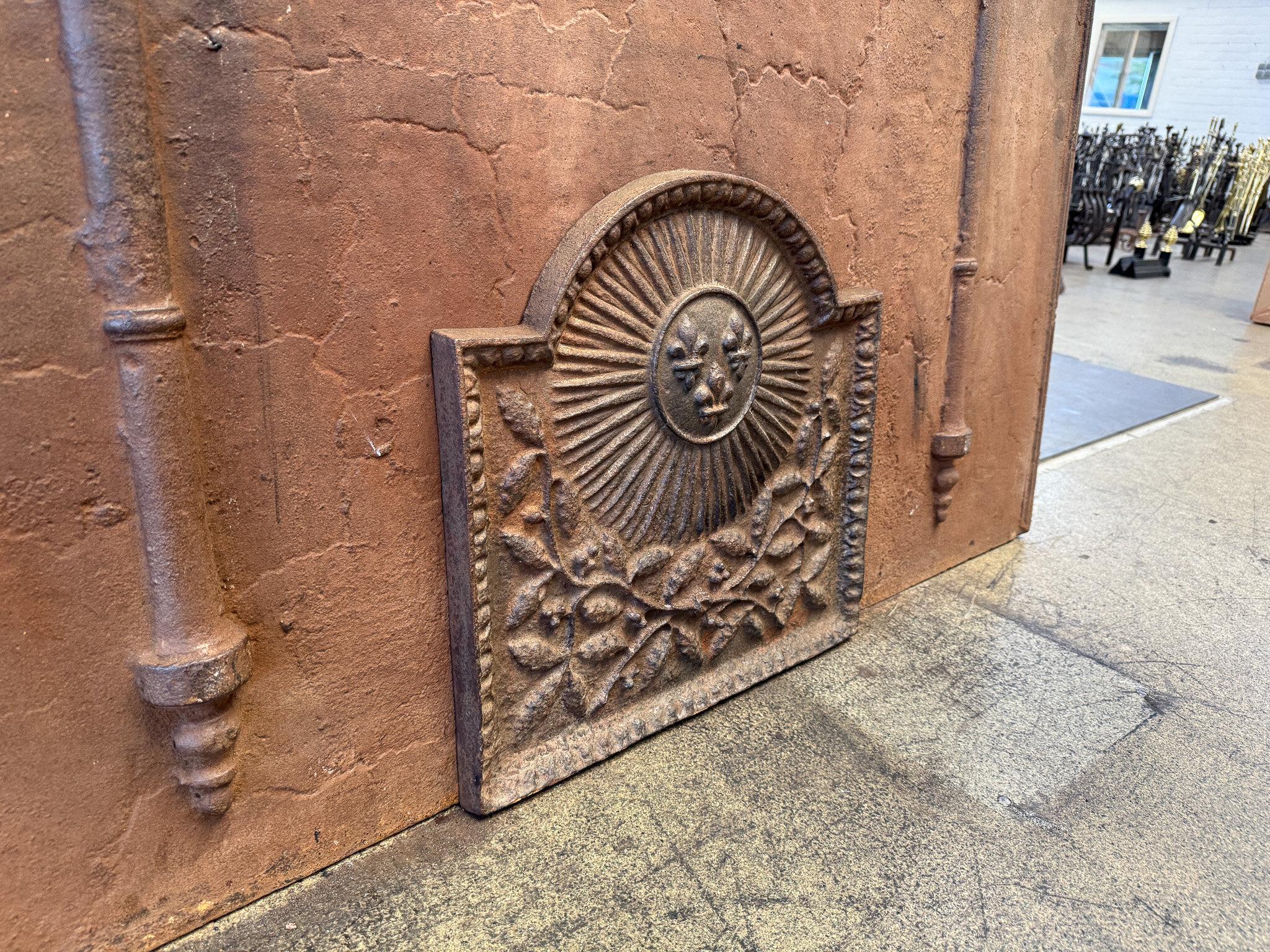 20th Century Louis XIV Style 'Arms of France' Fireback / Backsplash For Sale 5