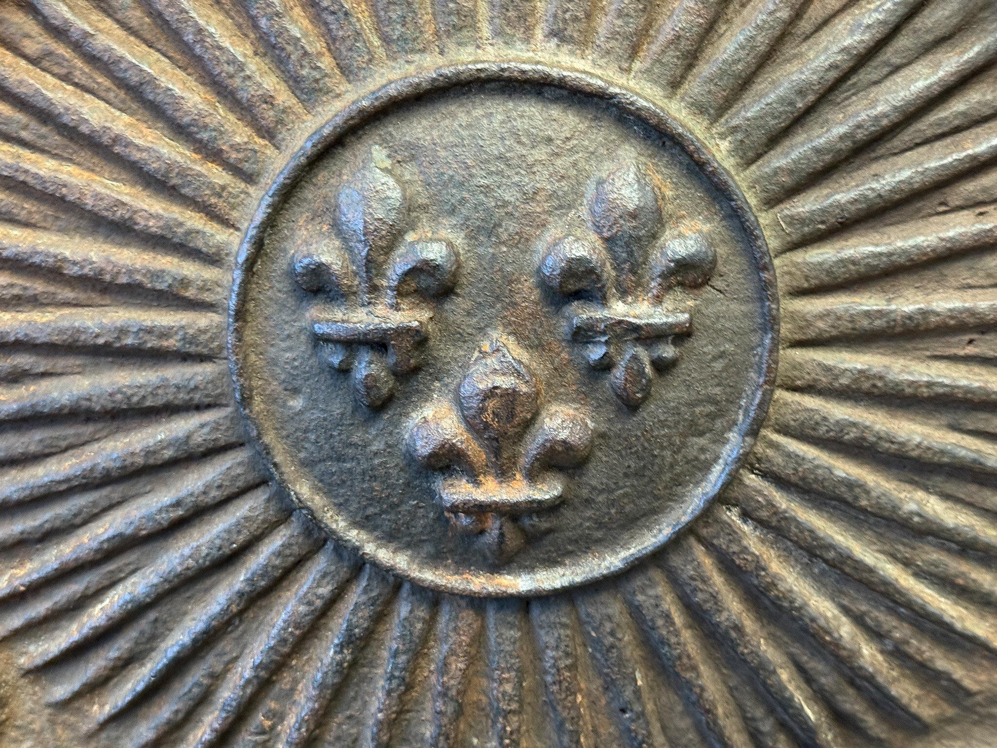 20th Century Louis XIV Style 'Arms of France' Fireback / Backsplash For Sale 6