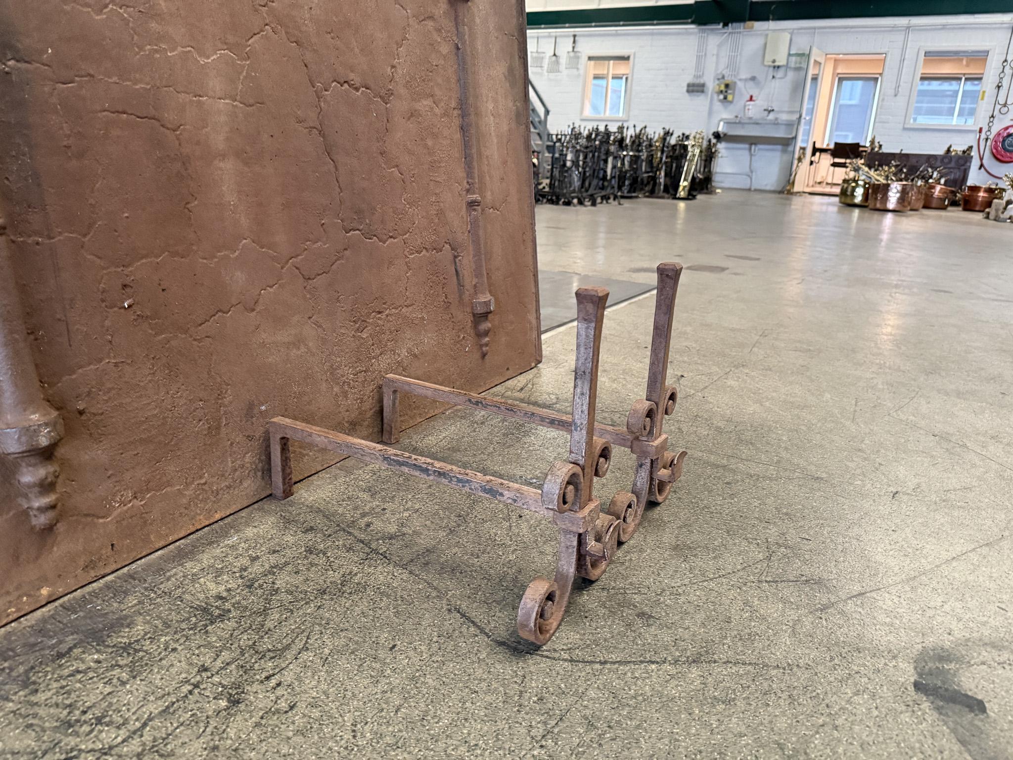 Andirons ou brûleurs de style Louis XV du 20e siècle en vente 10