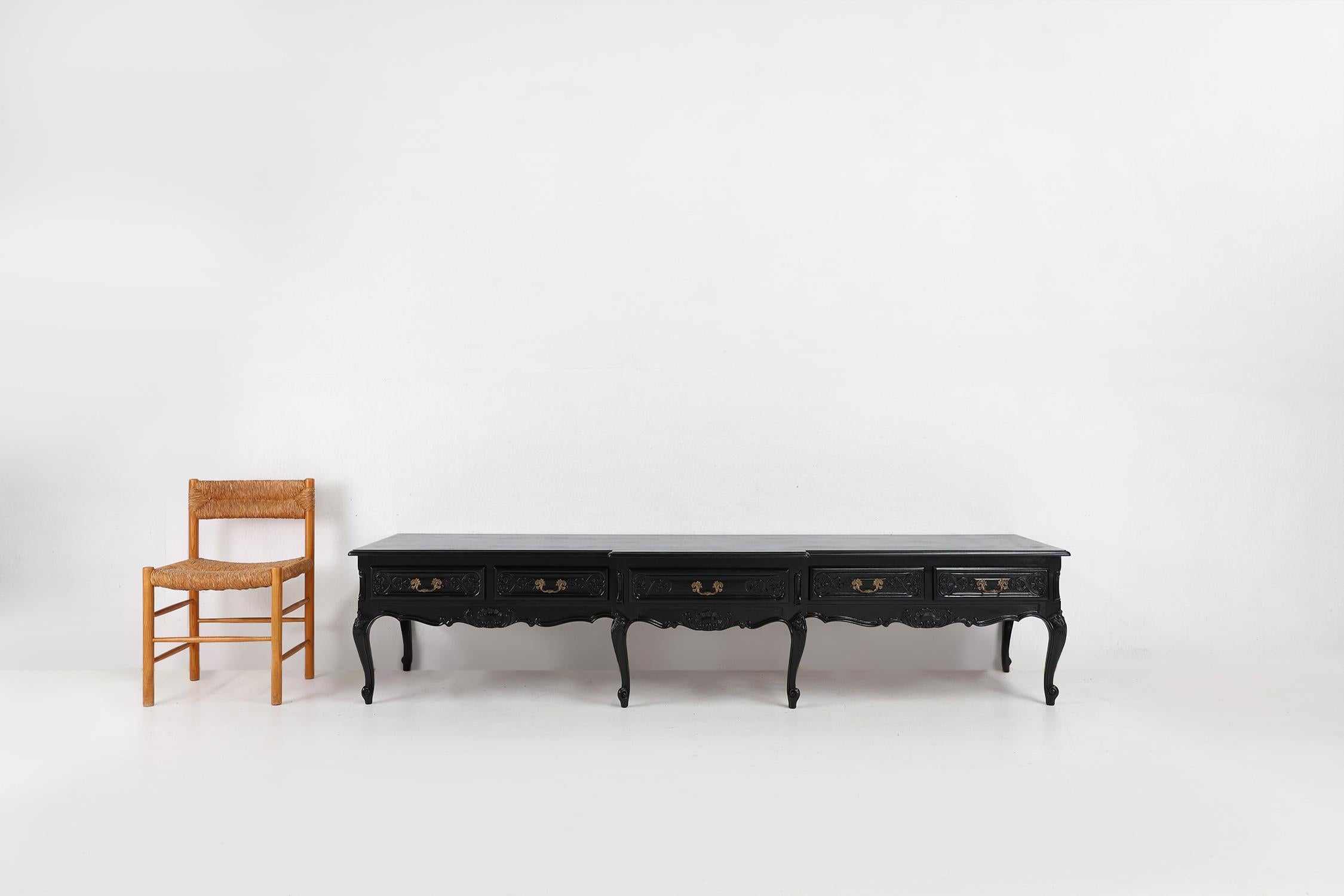 Lacquered 20th Century Louis XV style black low sideboard, France For Sale