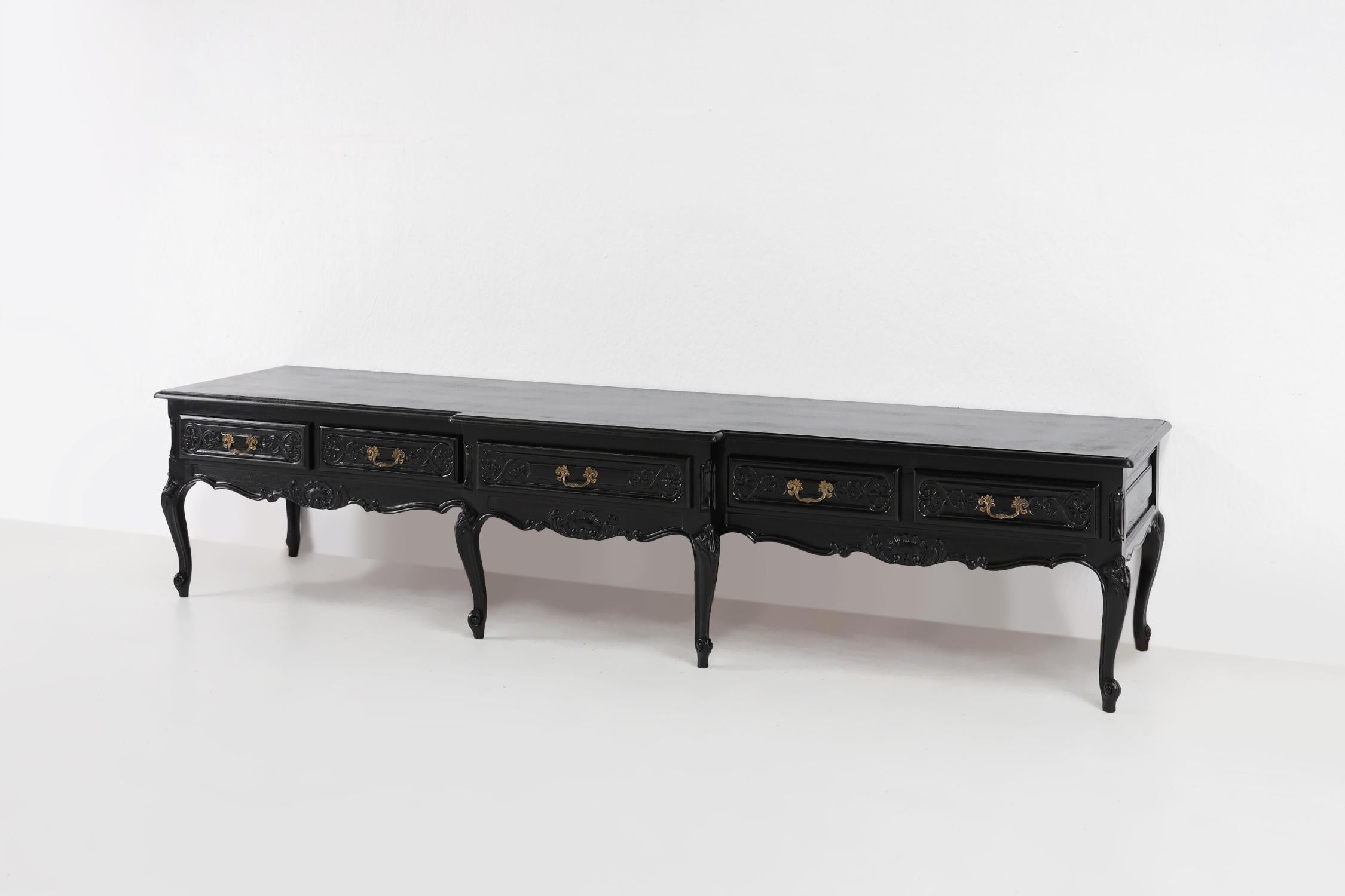 20th Century Louis XV style black low sideboard, France In Good Condition For Sale In Meulebeke, BE