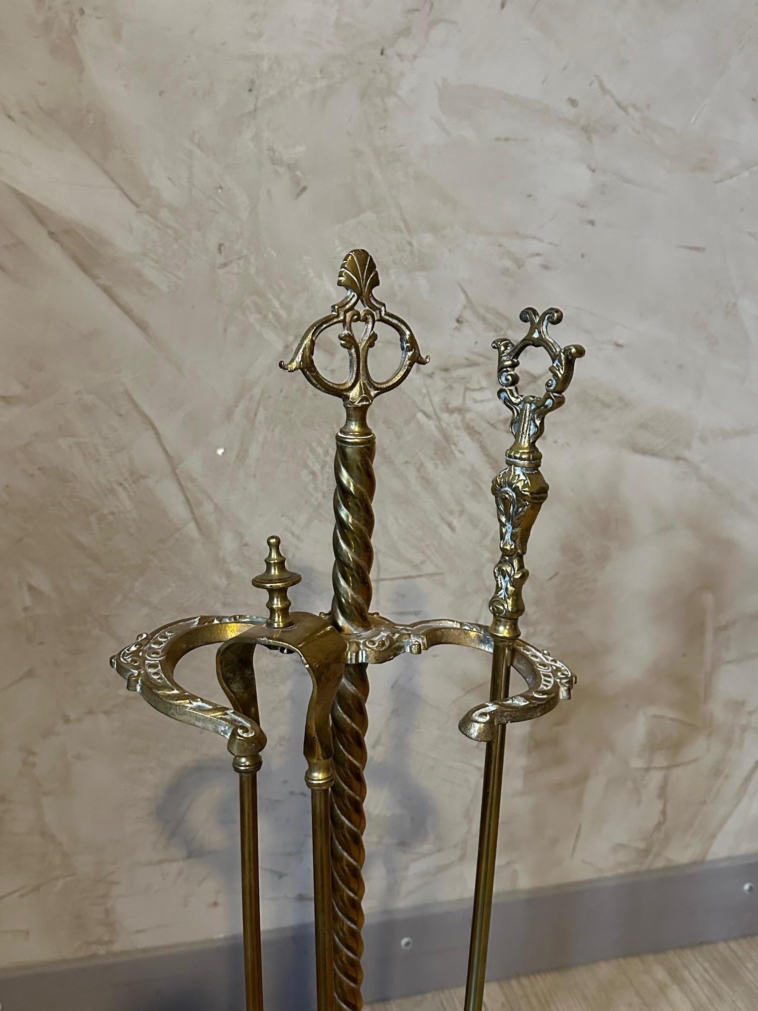 20th century Louis XV style Bronze Fireplace Tools, 1900s In Good Condition For Sale In LEGNY, FR