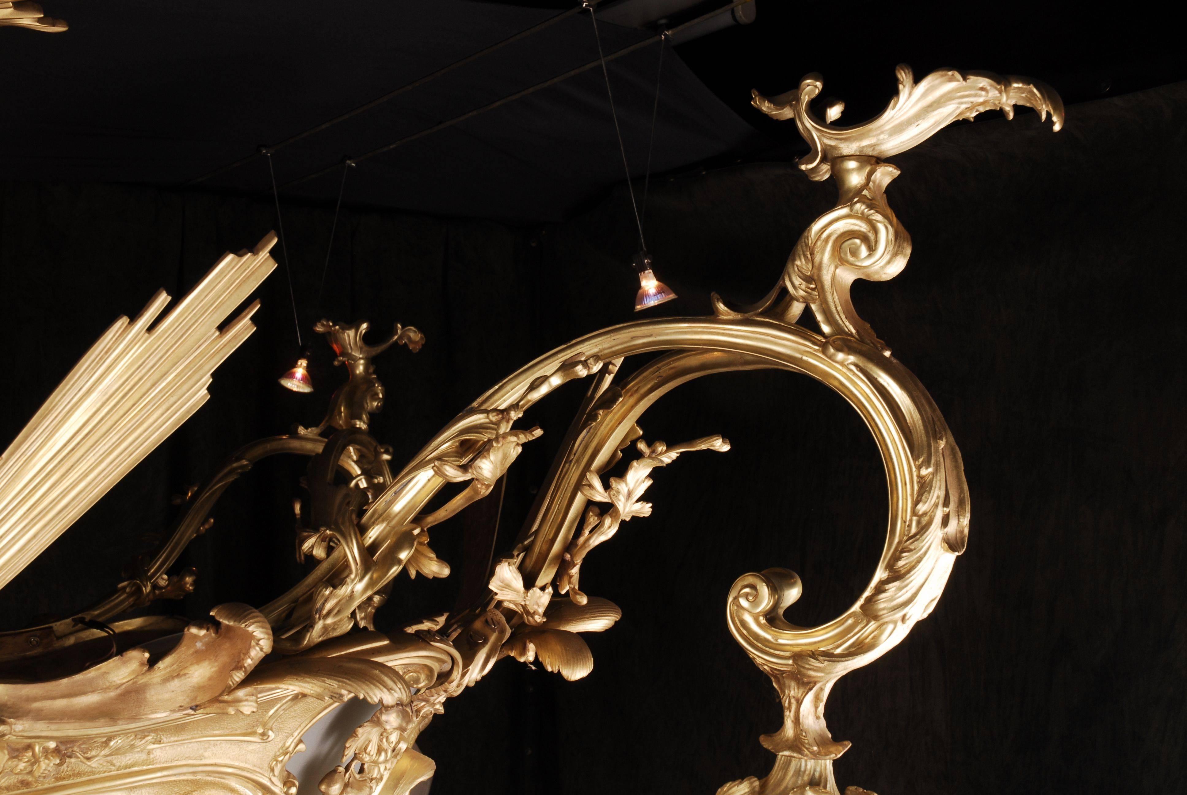 20th Century Louis XV Style Cast-Bronze Candelabra Chandelier For Sale 3