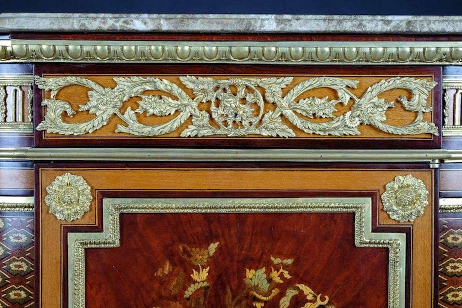 20th Century Louis XV Style Corner Commode After Jean Henri Riesener For Sale 4