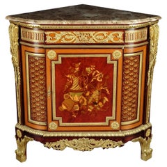 Commode d'angle de style Louis XV du 20ème siècle d'après Jean Henri Riesener