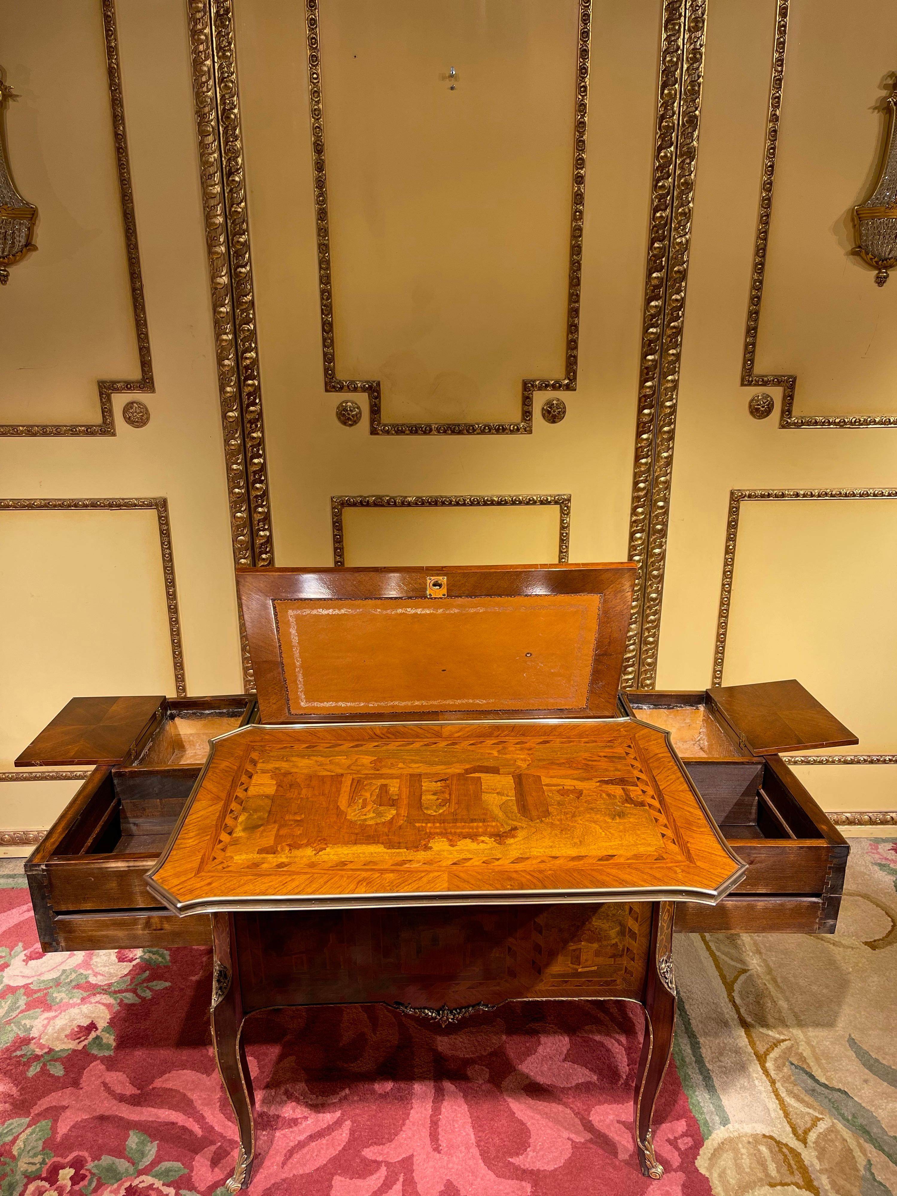 Commode/Table de style Louis XV du 20ème siècle, meuble transformable en vente 11