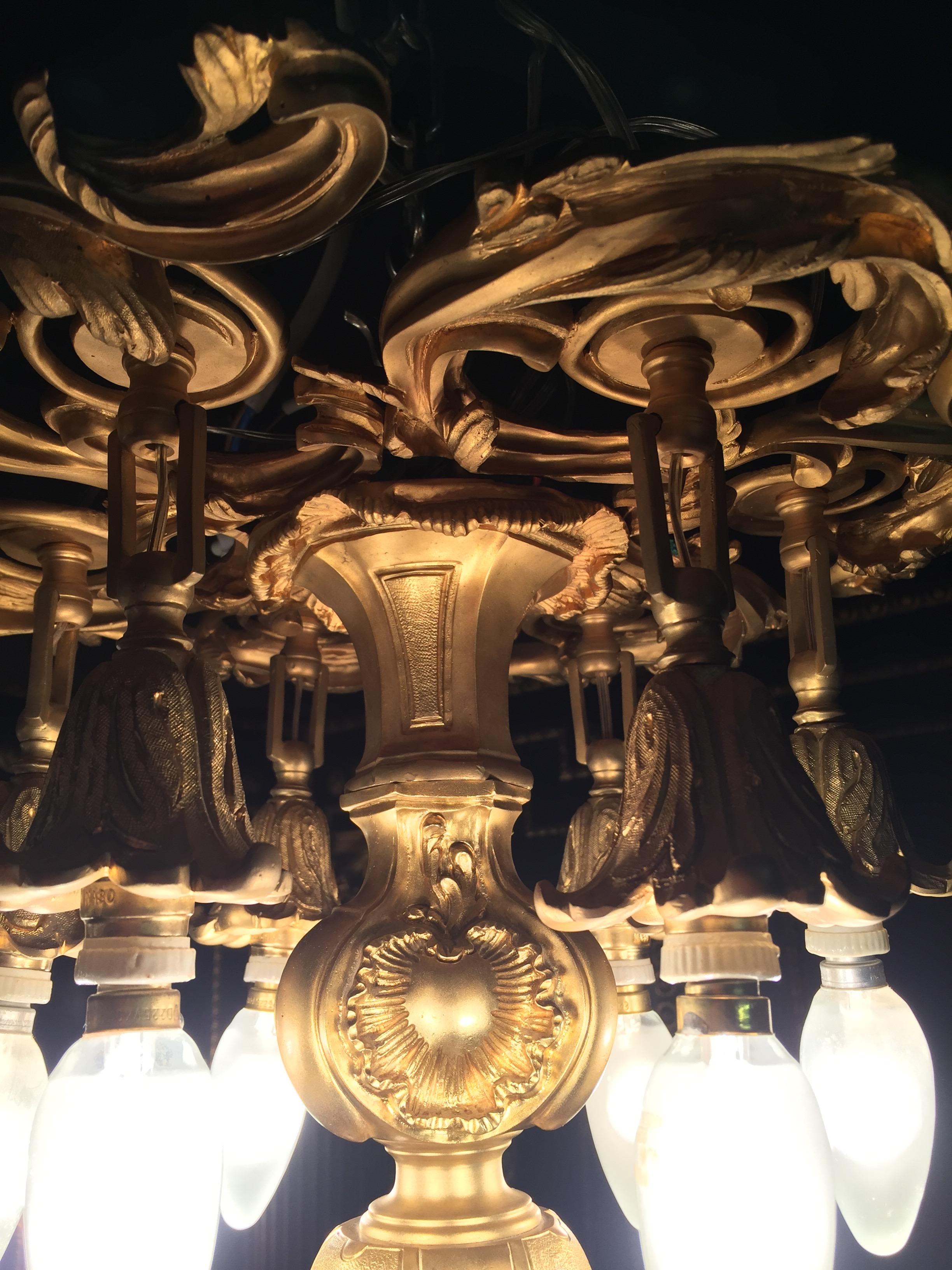 20th Century Louis XV-Style French Chandelier 7