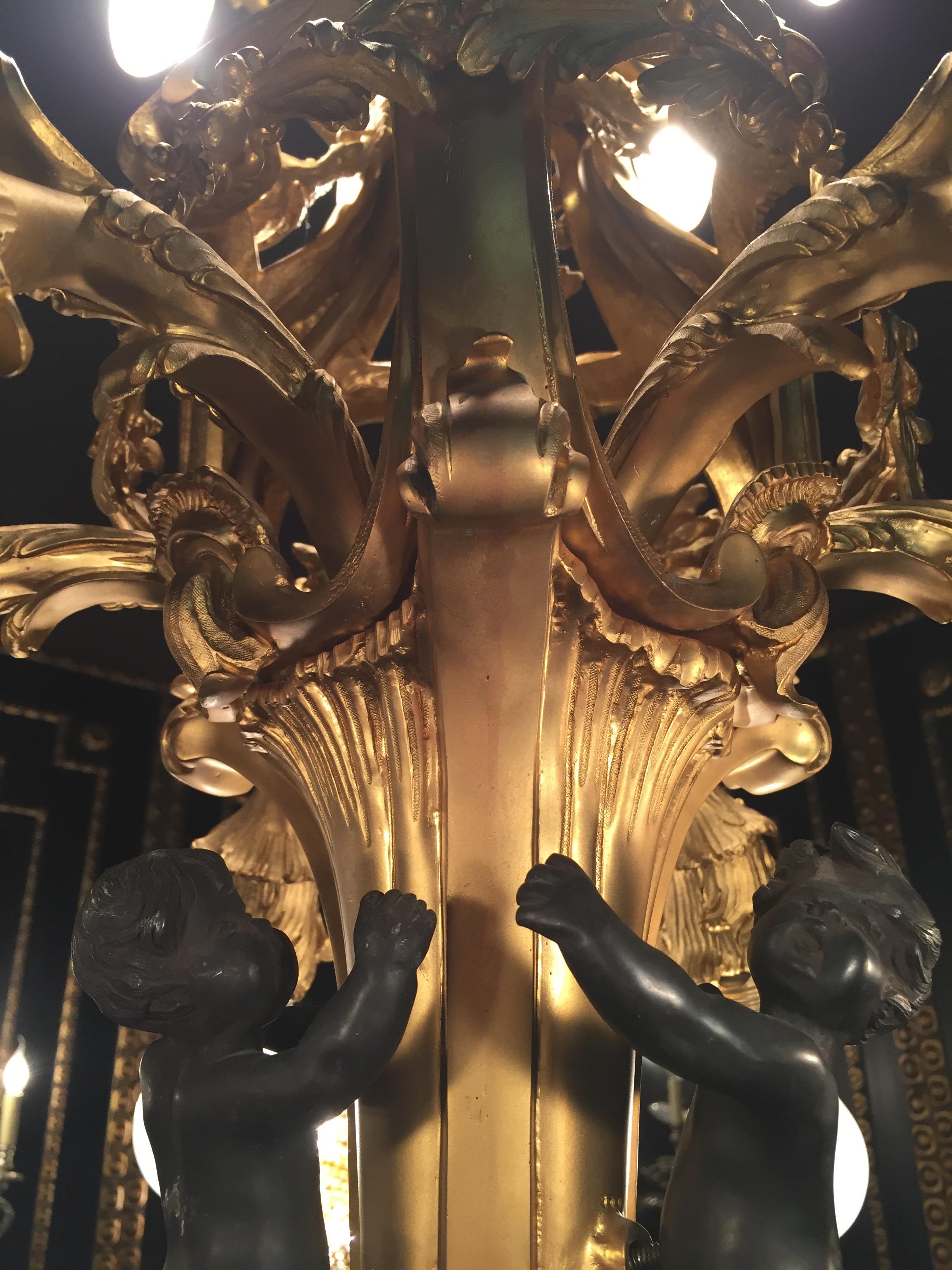 20th Century Louis XV-Style French Chandelier In Good Condition In Berlin, DE
