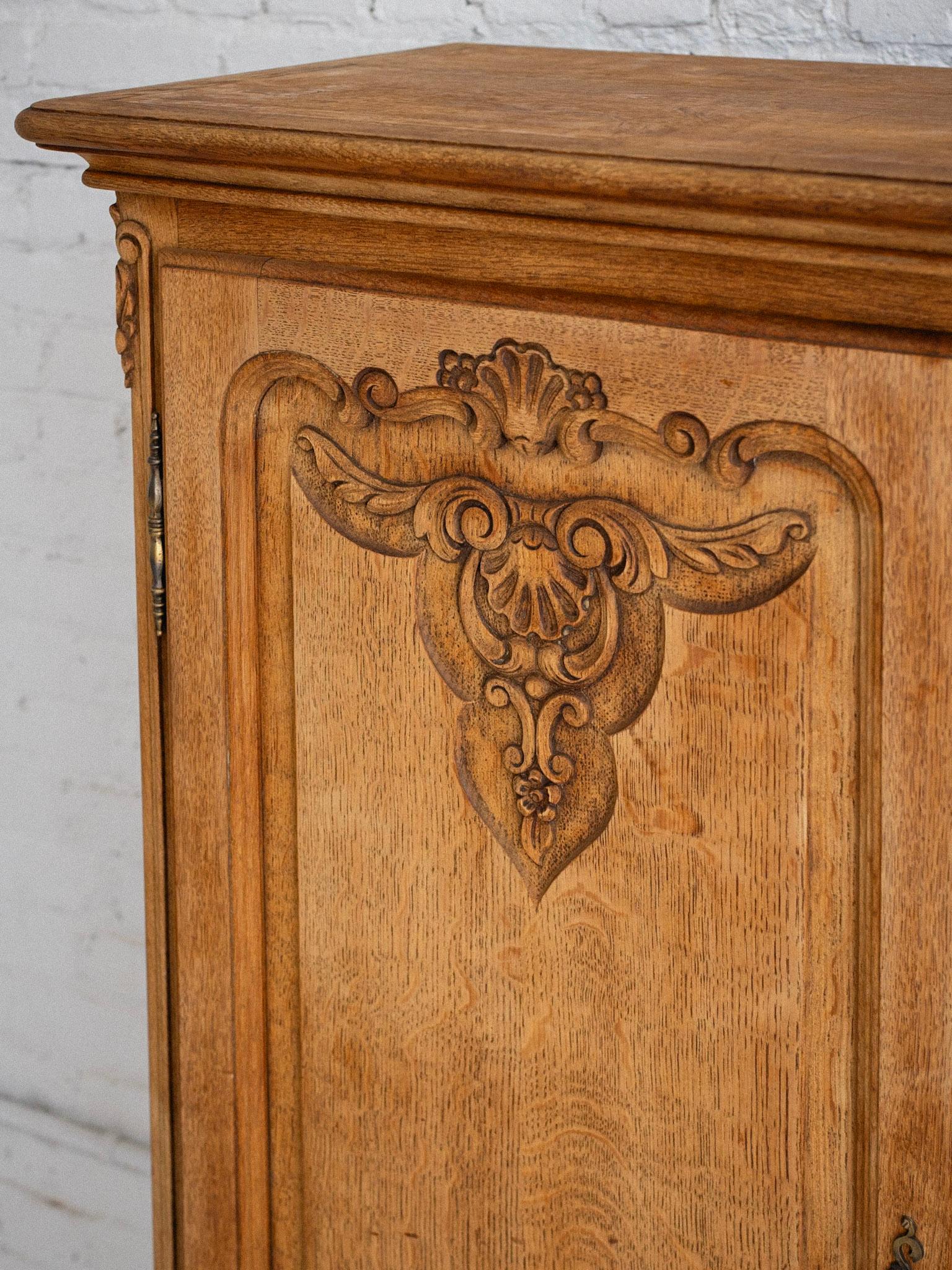 Mueble bar francés estilo Luis XV del siglo XX en venta 5