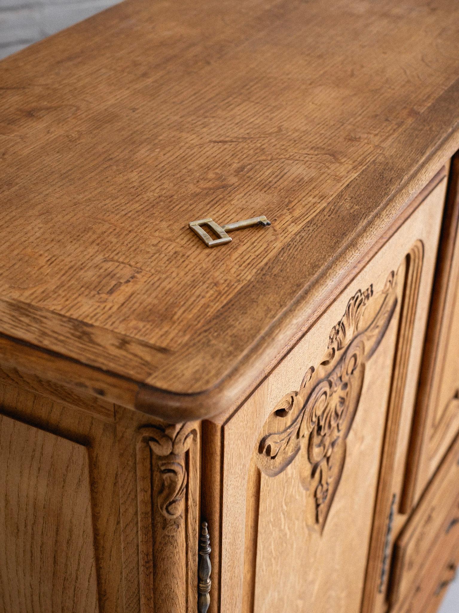 Mueble bar francés estilo Luis XV del siglo XX en venta 9