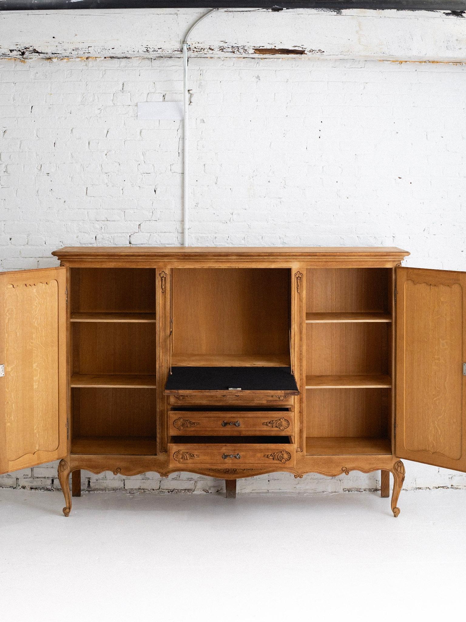 Mueble bar francés estilo Luis XV del siglo XX en venta 1