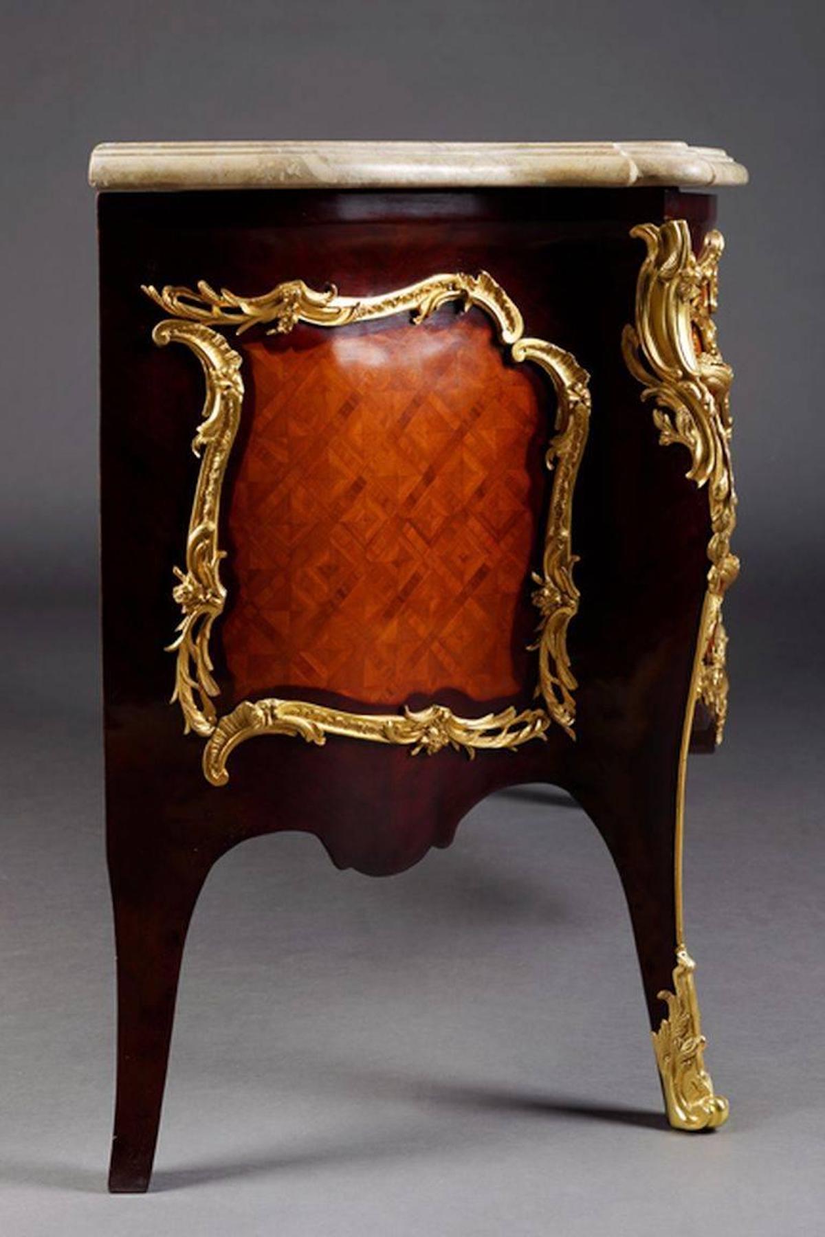 Commode francese in legno di Re del XX secolo in stile Luigi XV di Francois Link In condizioni buone in vendita a Berlin, DE