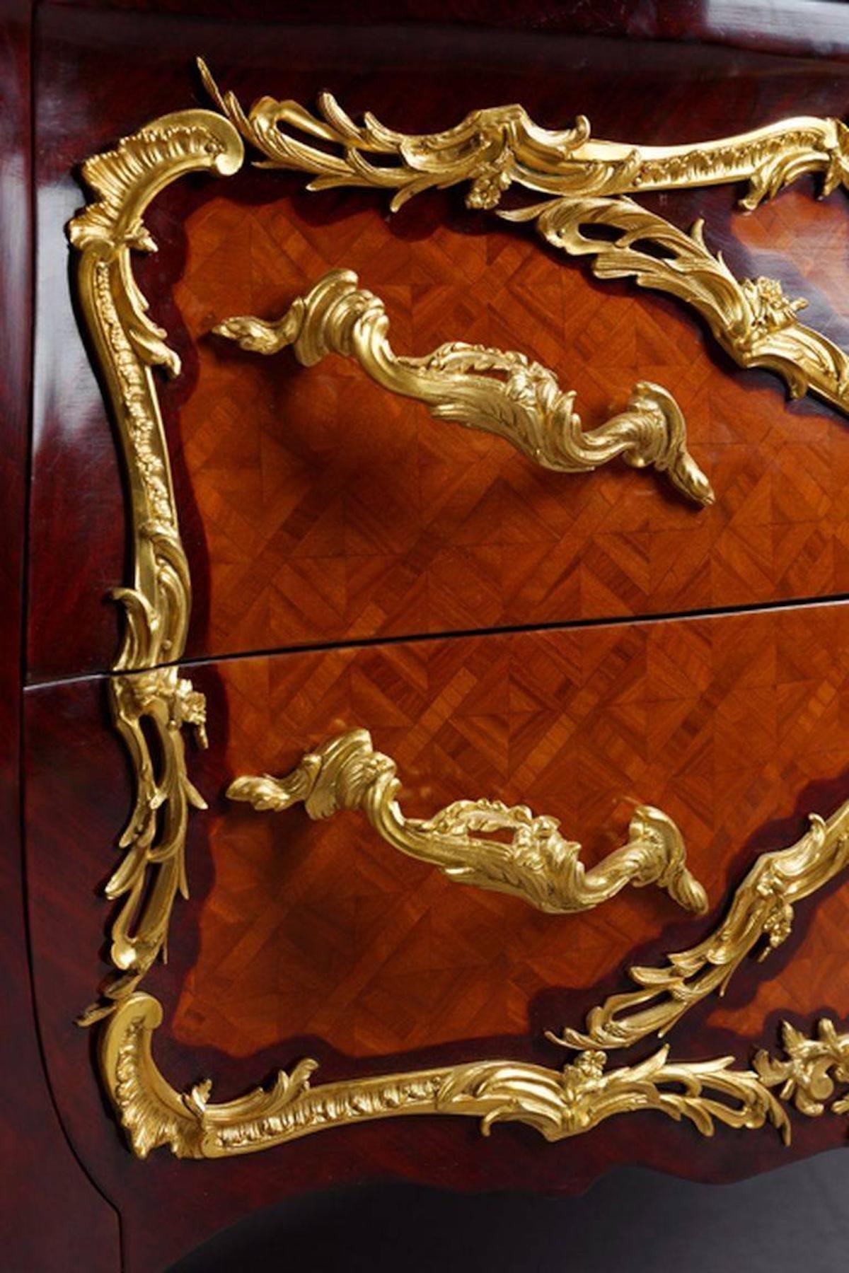 Faggio Commode francese in legno di Re del XX secolo in stile Luigi XV di Francois Link in vendita