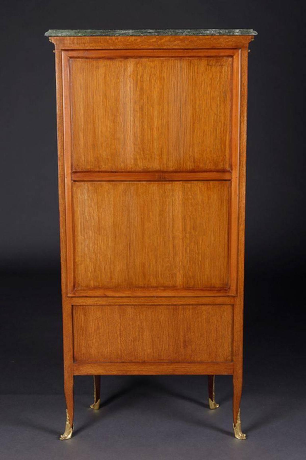 Vitrine française du 20e siècle de style Louis XV en vente 5
