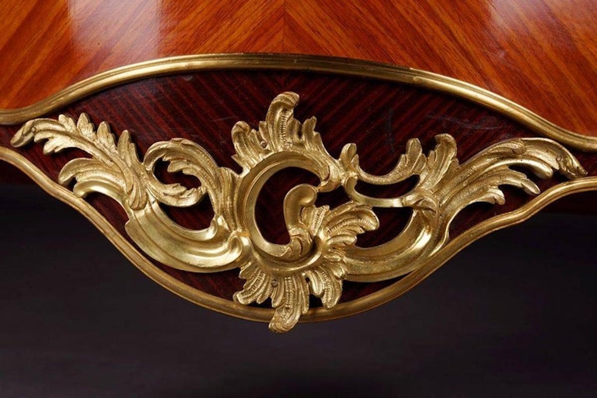 Bronze Vitrine française du 20e siècle de style Louis XV en vente
