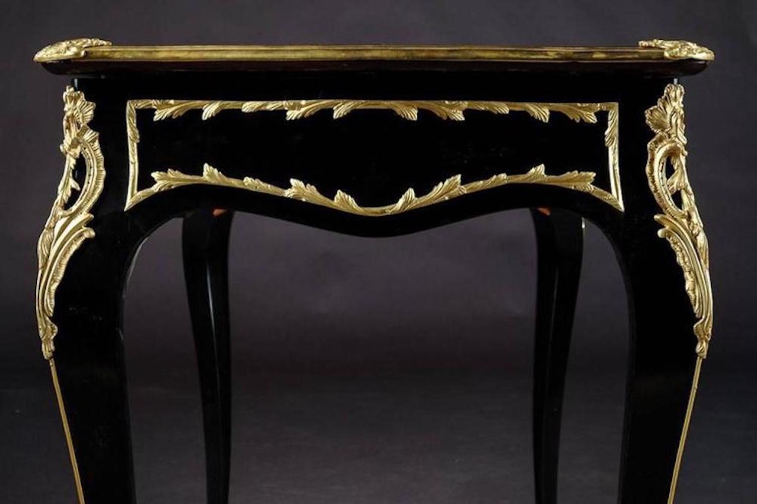 20. Jahrhundert Louis XV Stil Damen Bureau Plat oder Schreibtisch (Bronze) im Angebot
