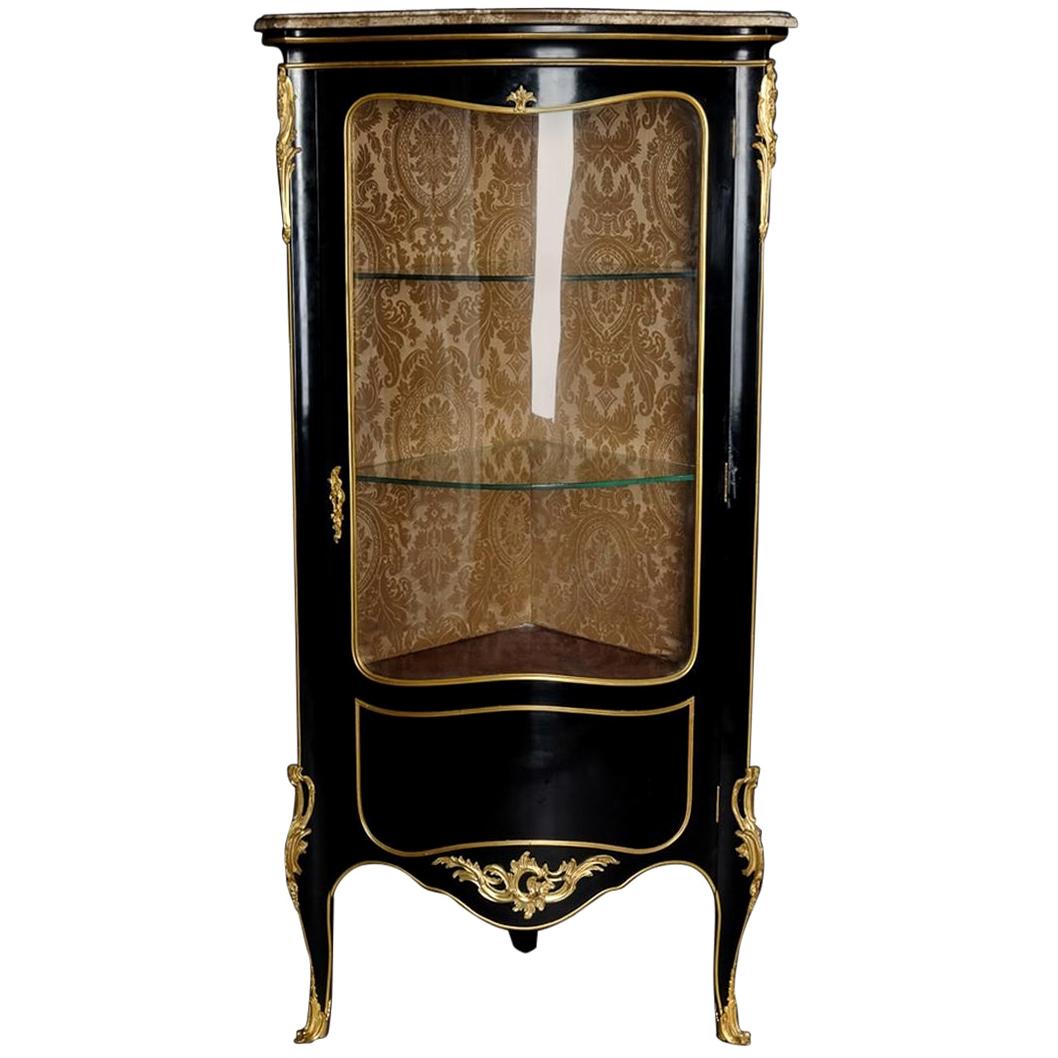 20th Century Louis XV Style Piano-Black Corner Vitrine For Sale