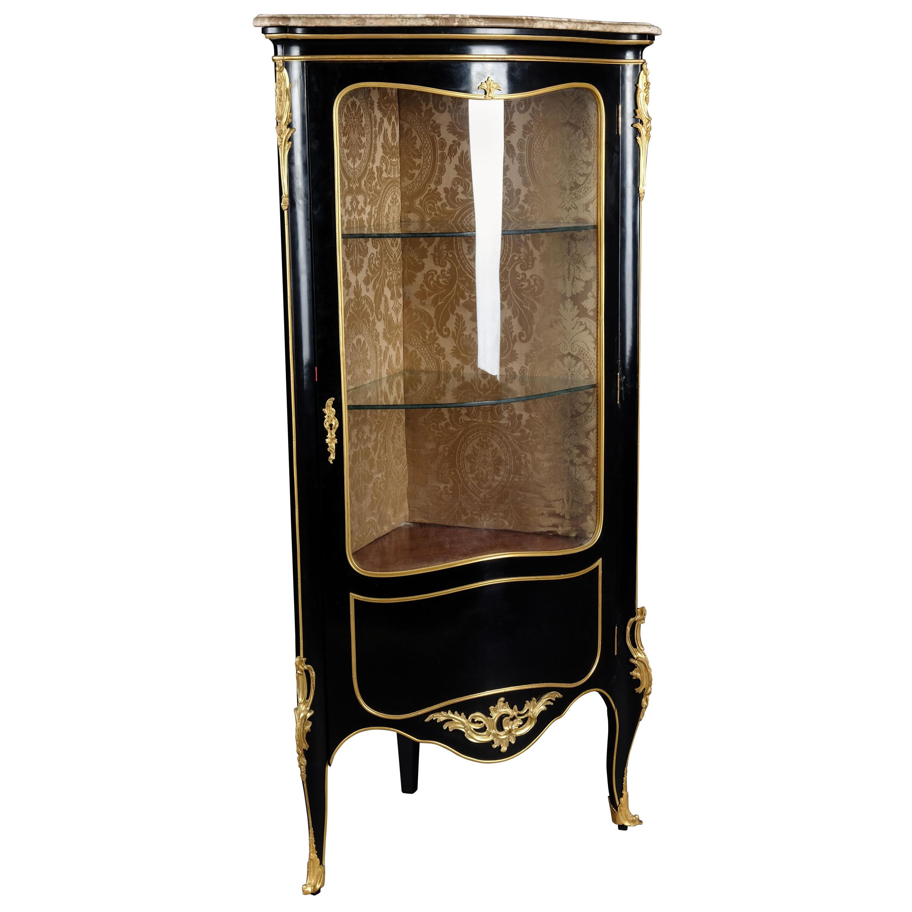 20th Century Louis XV Style Piano-Black Corner Vitrine For Sale