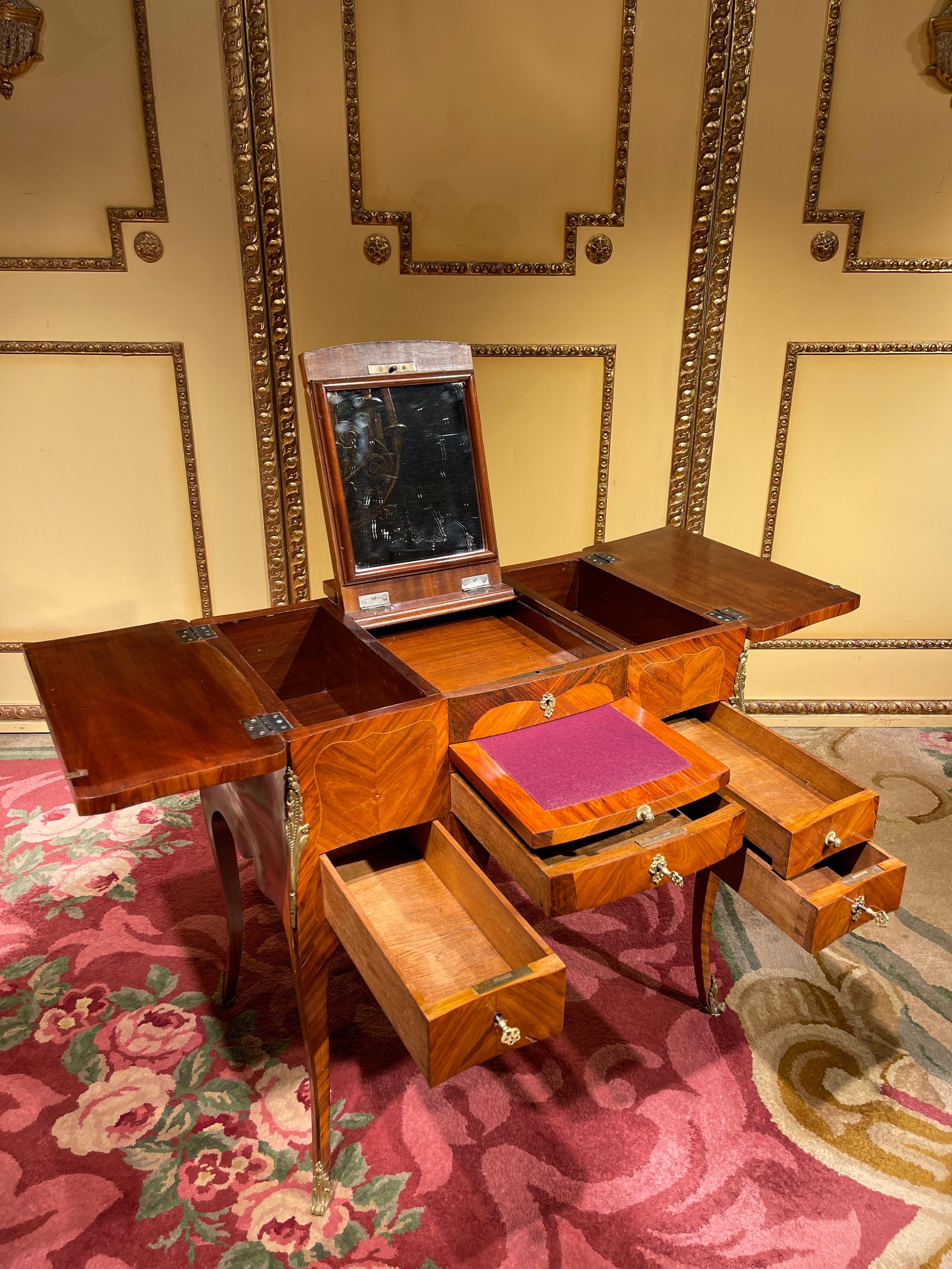 20th Century Louis XV Style Poudreuse / Desk, Paris Around 1900 For Sale 9