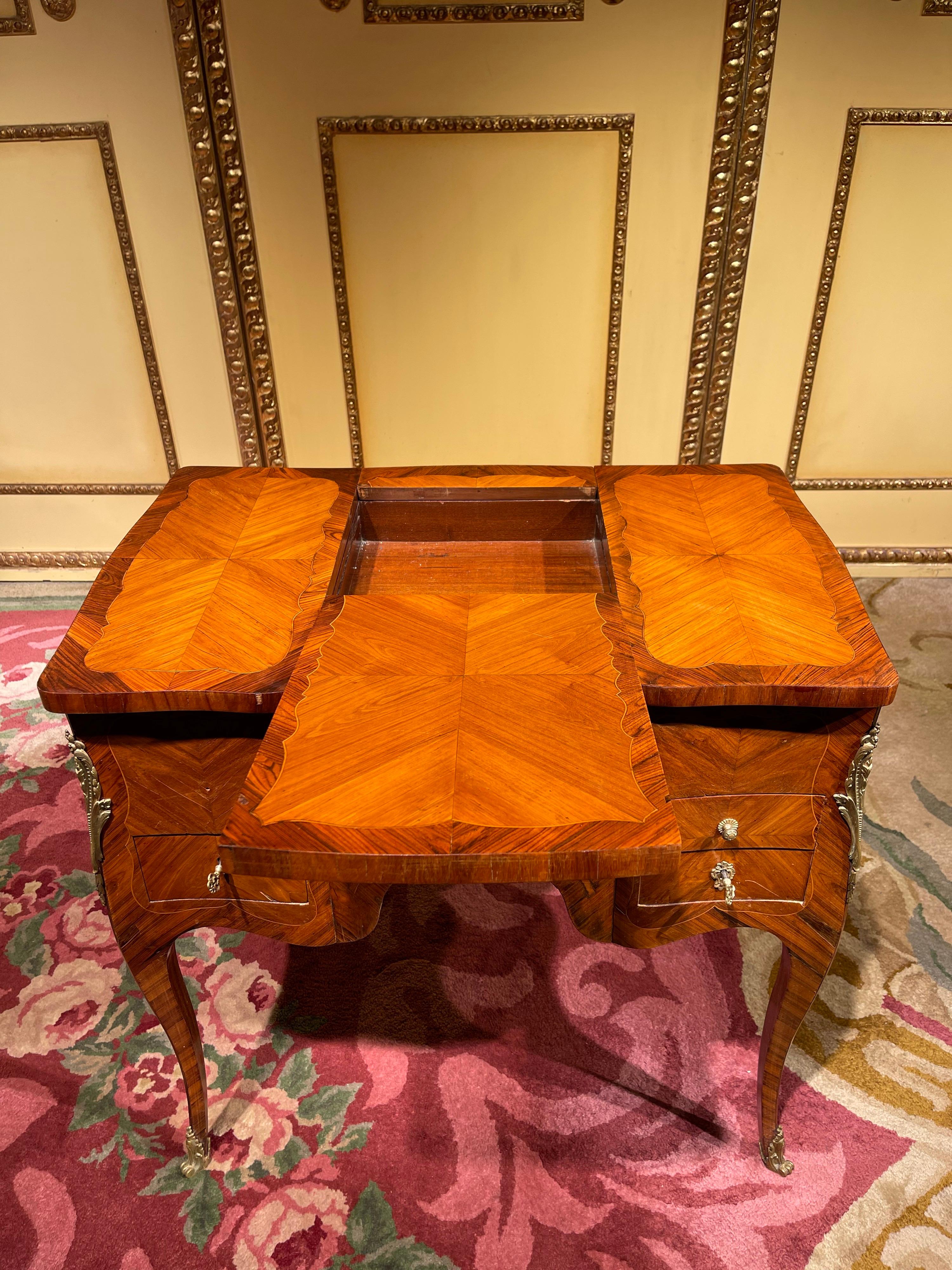 20th Century Louis XV Style Poudreuse / Desk, Paris Around 1900 For Sale 12