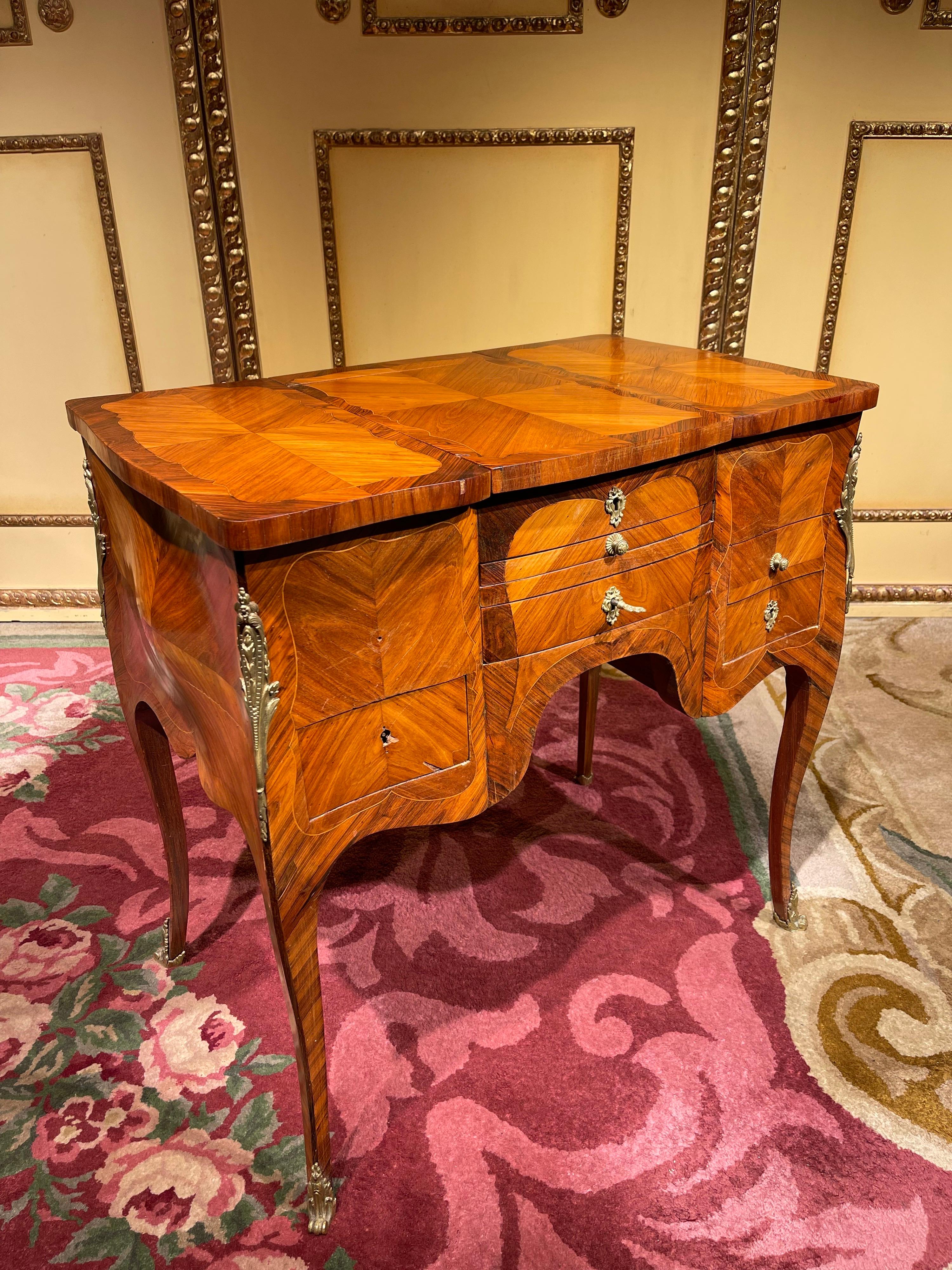 French 20th Century Louis XV Style Poudreuse / Desk, Paris Around 1900 For Sale