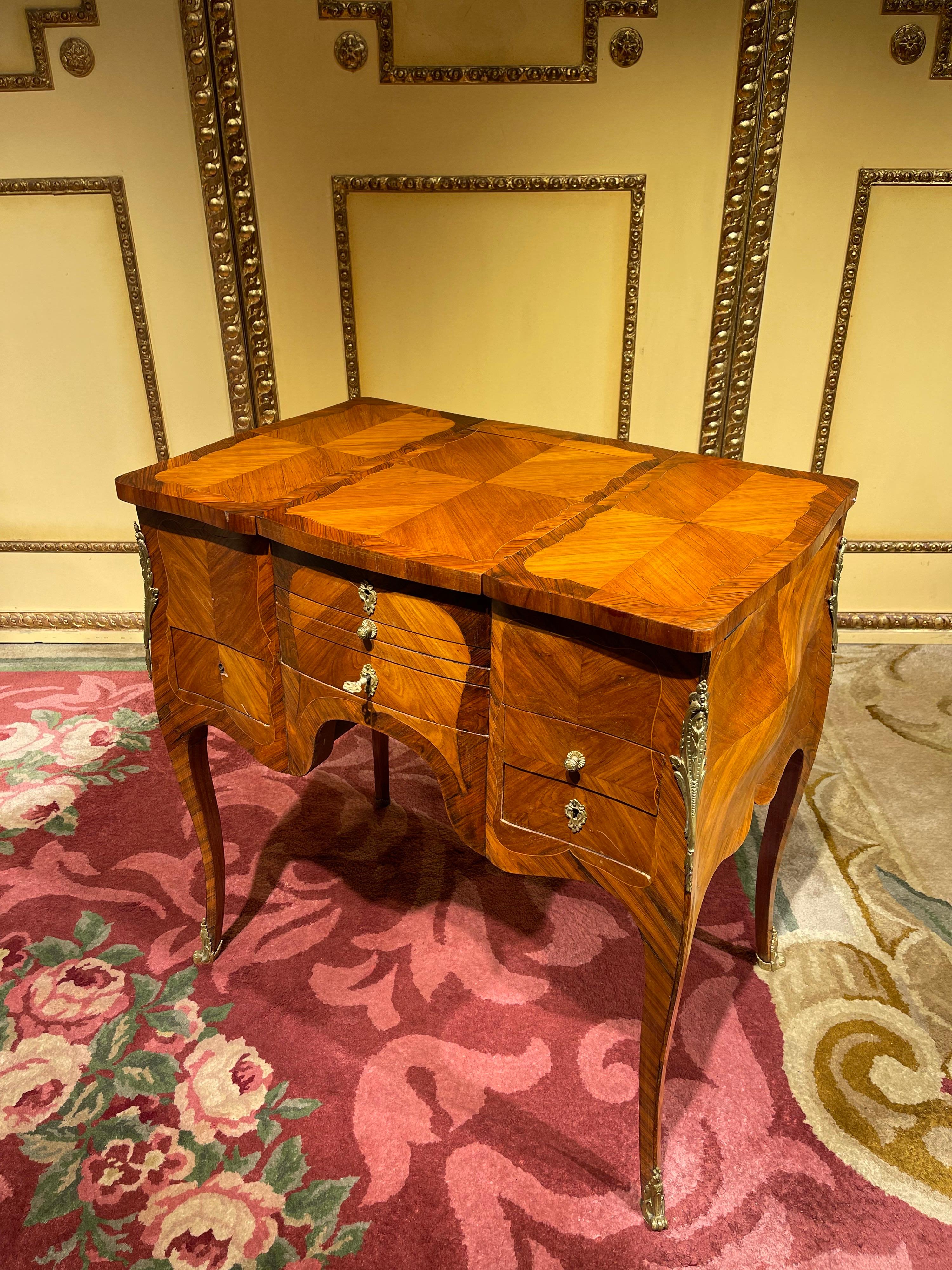 Veneer 20th Century Louis XV Style Poudreuse / Desk, Paris Around 1900 For Sale