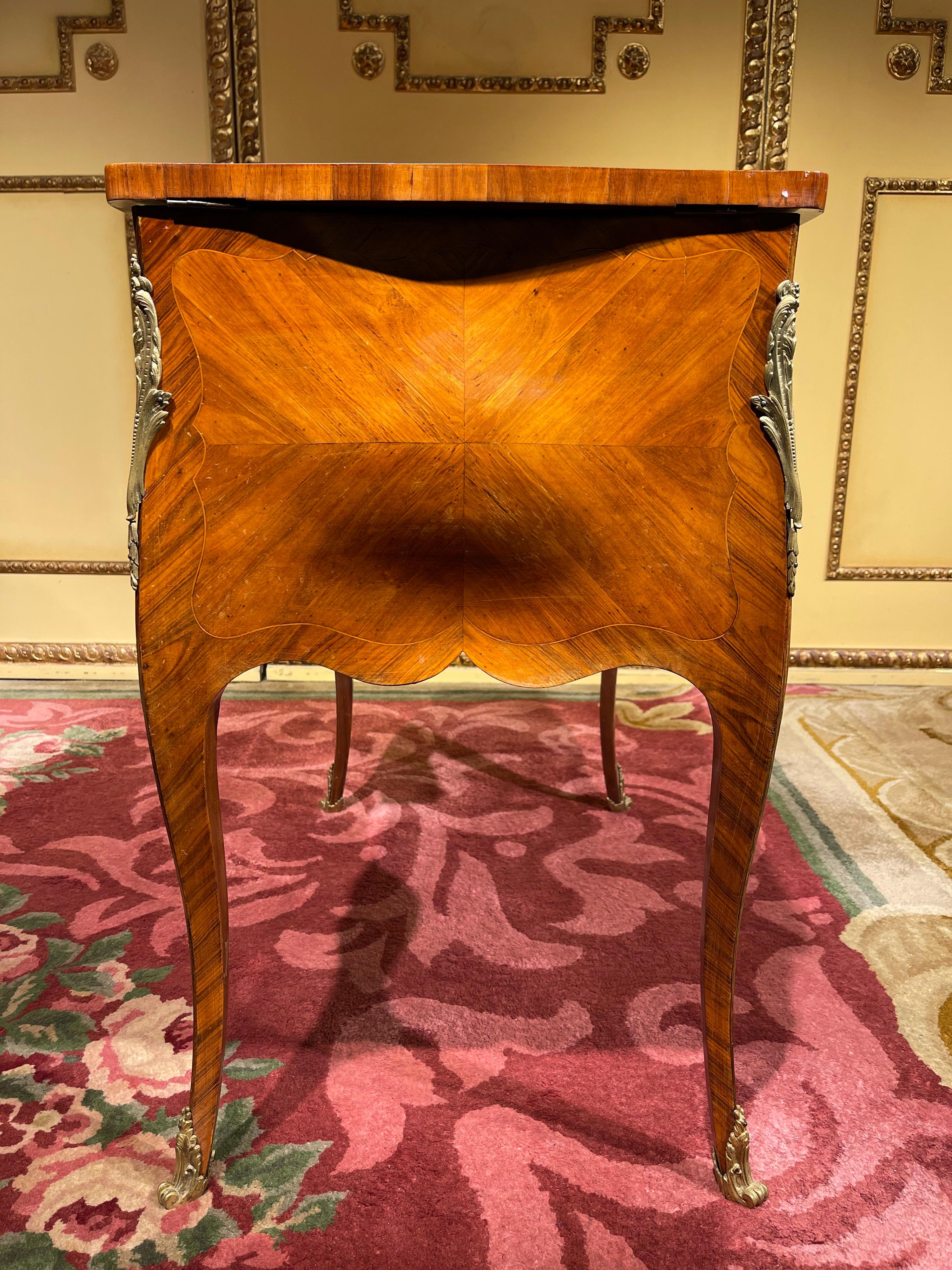 19th Century 20th Century Louis XV Style Poudreuse / Desk, Paris Around 1900 For Sale