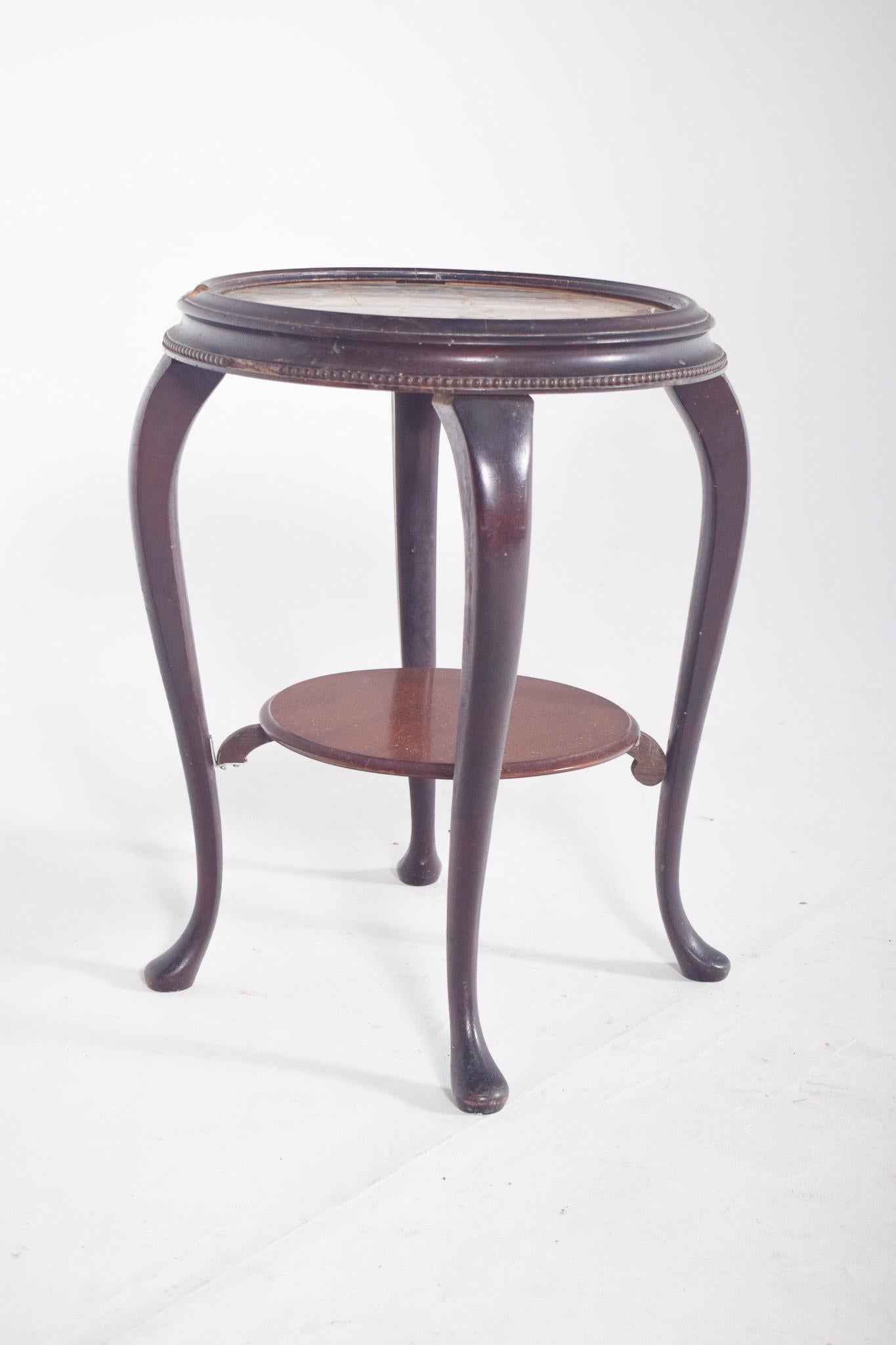 Legno Tavolino rotondo in stile Luigi XV del XX secolo in vendita