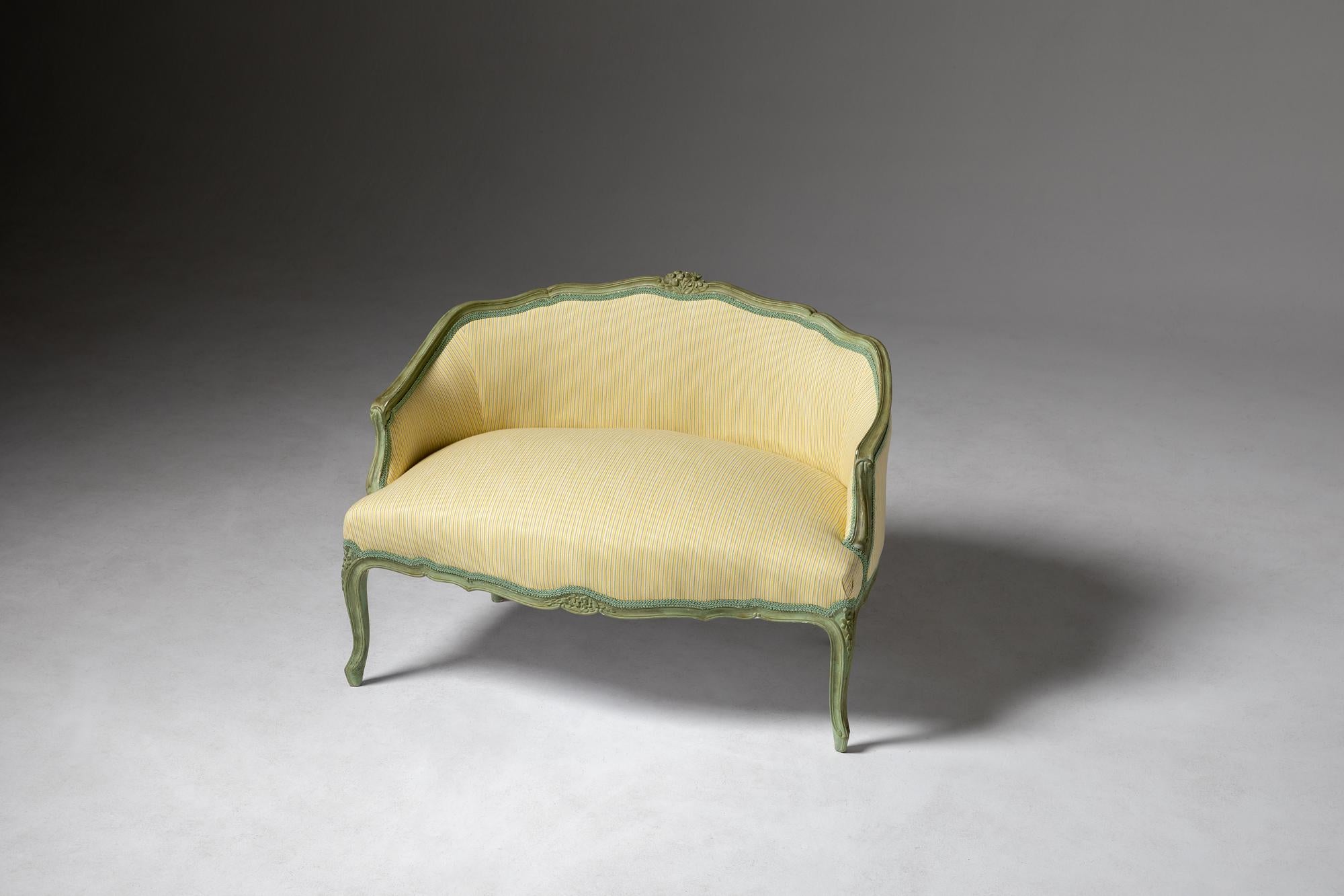 Européen Petit ensemble canapé et tabouret de style Louis XV du 20e siècle en vente