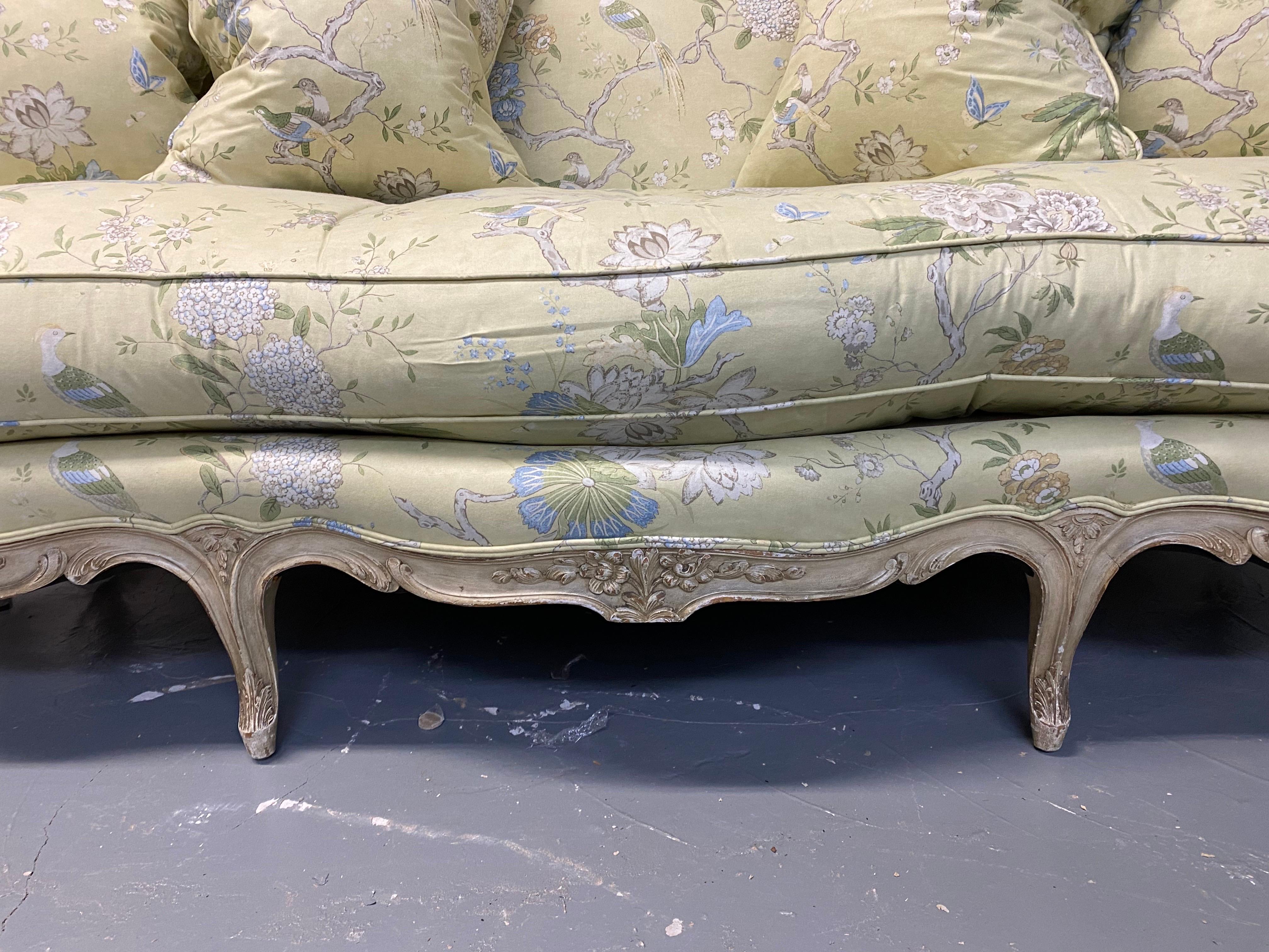 Gepolstertes Sofa im Louis-XV-Stil des 20. Jahrhunderts im Angebot 4
