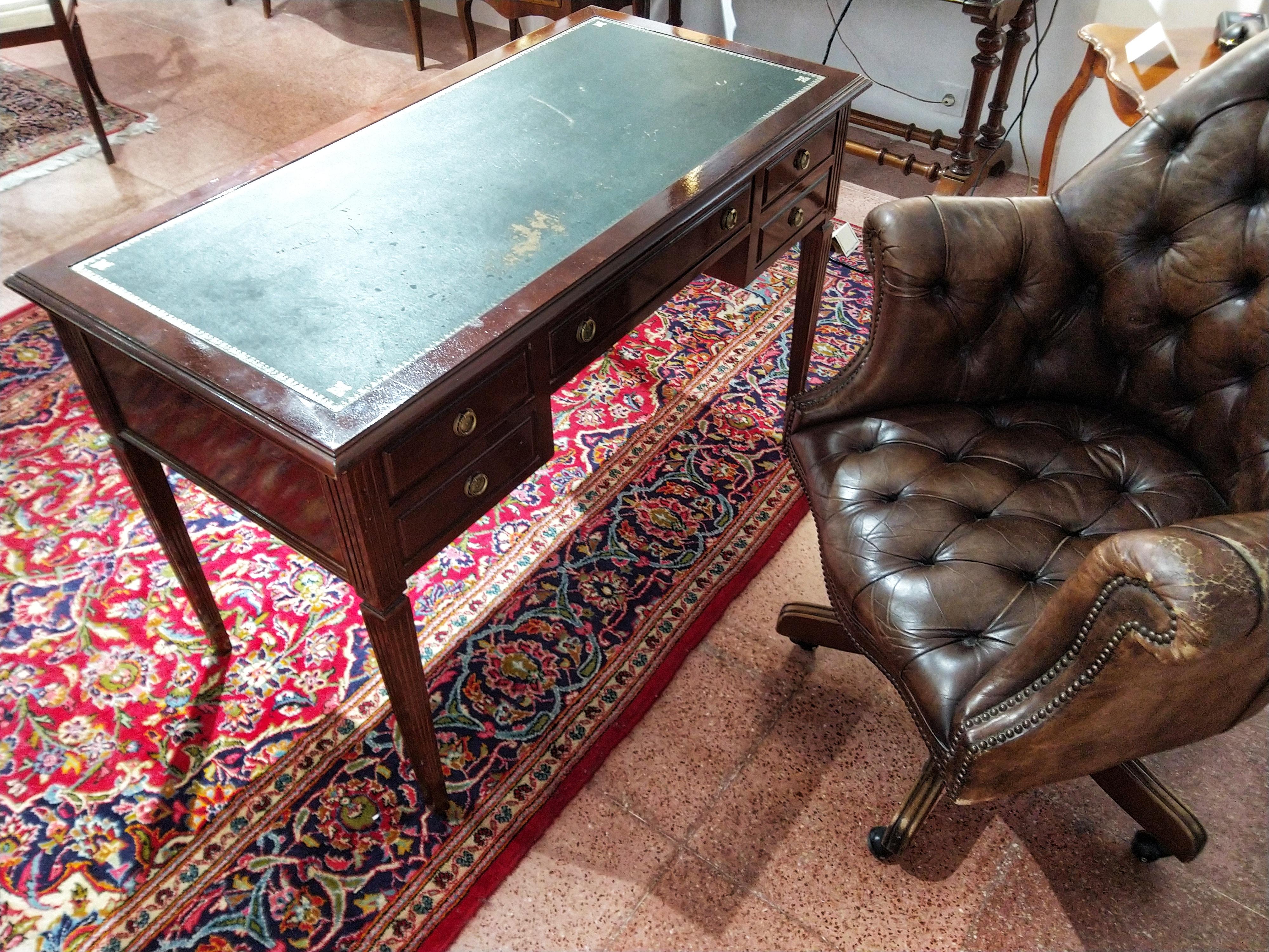 20th Century Louis XVI Oak Small Bureau Plat Writing Desk For Sale 8