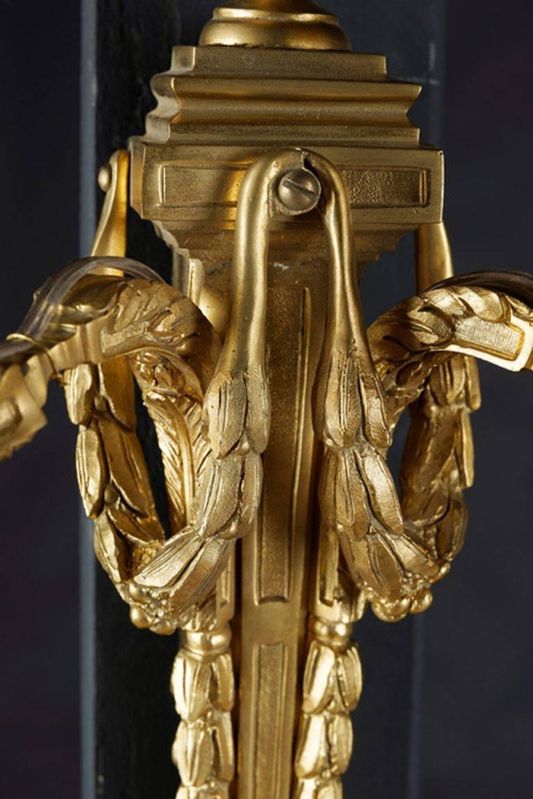 Applique/Wandleuchte im Louis-XVI-Stil des 20. Jahrhunderts (Bronze) im Angebot